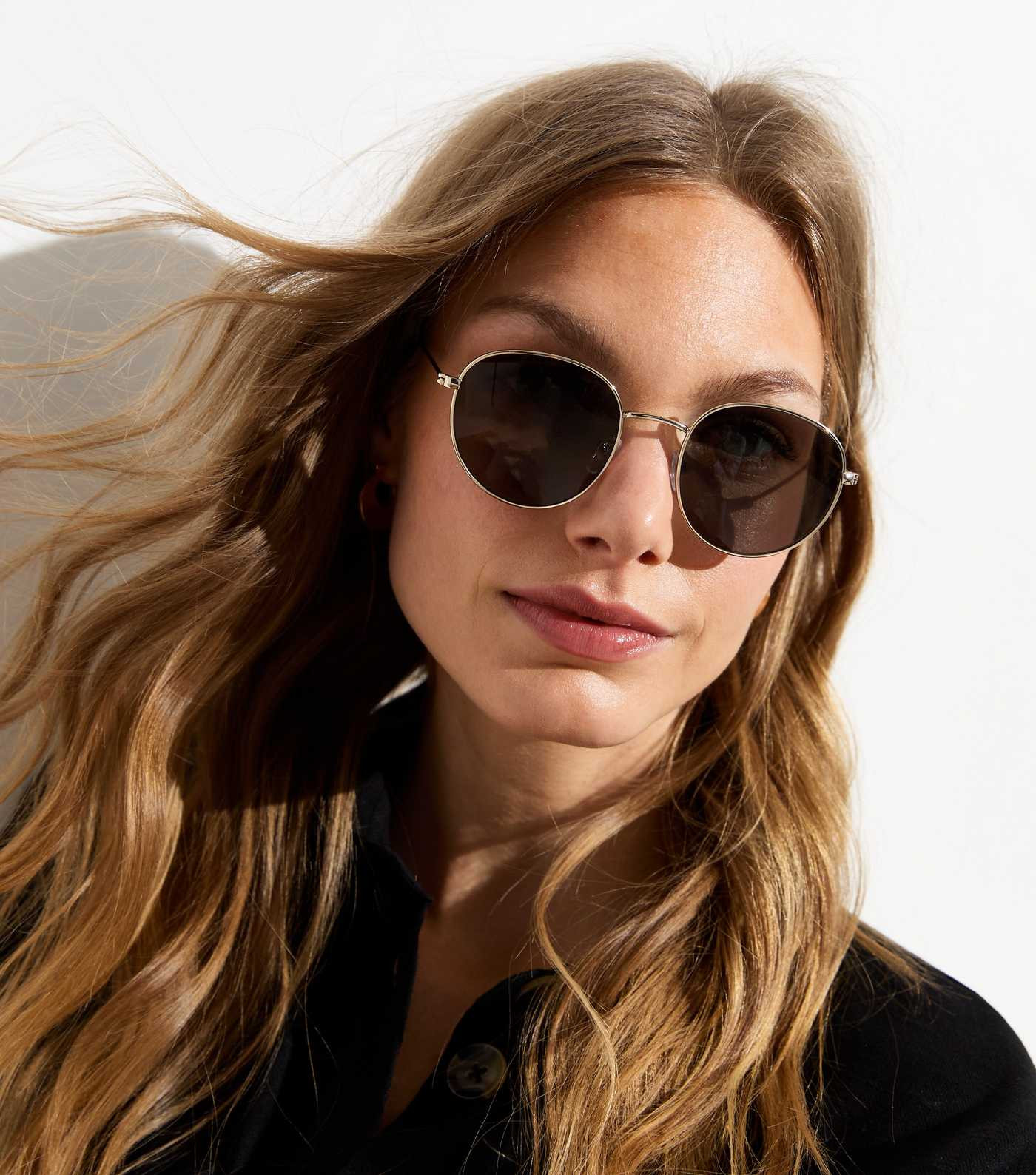 Gold Tinted Round Sunglasses | New Look | New Look (UK)