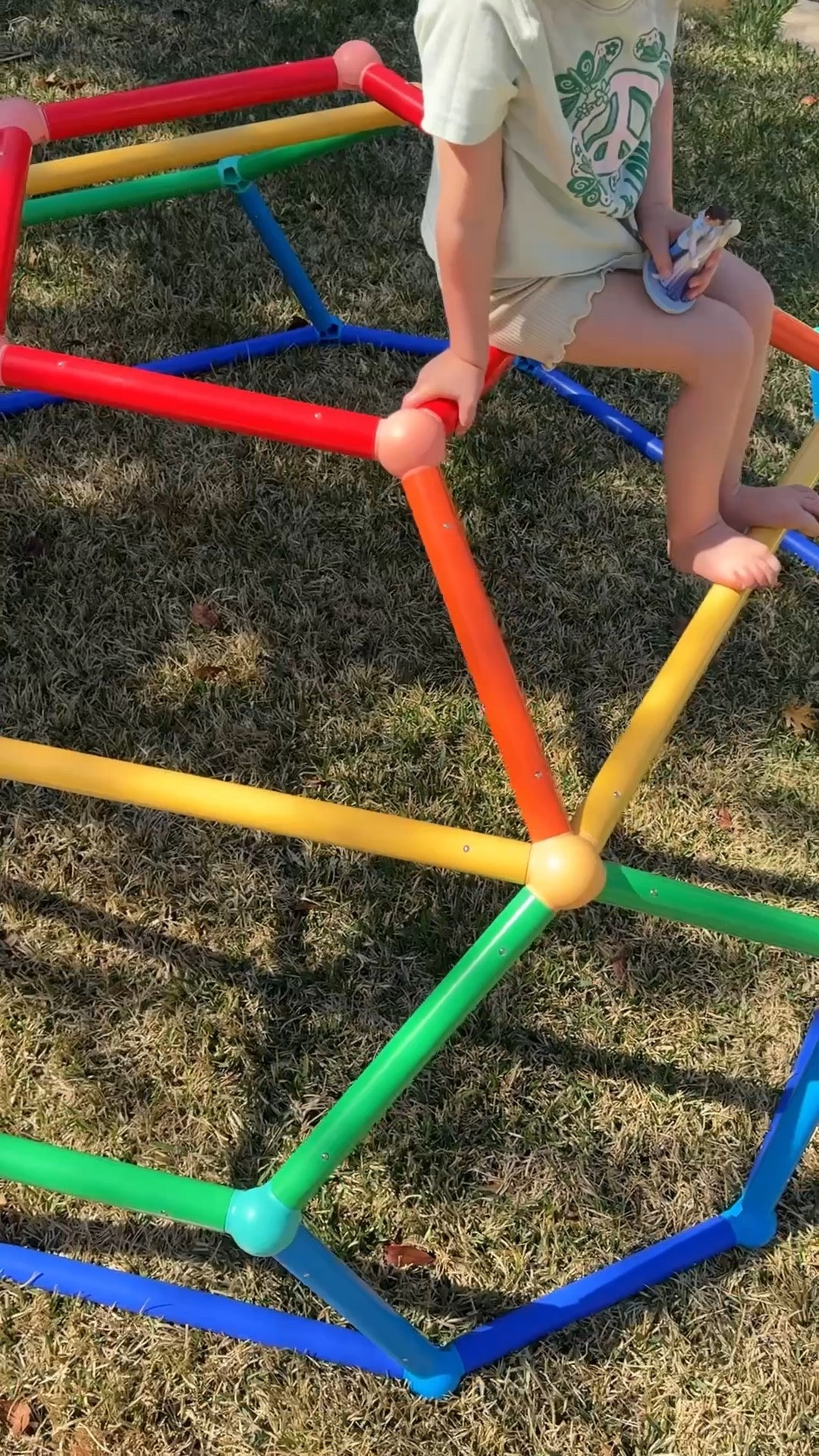 We’ve been loving this new climbing dome for outdoor play and movement. The perfect way to soak up sunshine and let little ones explore ☀️ 

#battattoys
#outdoorplay
#toddlerplay
#springplay
#momcontent