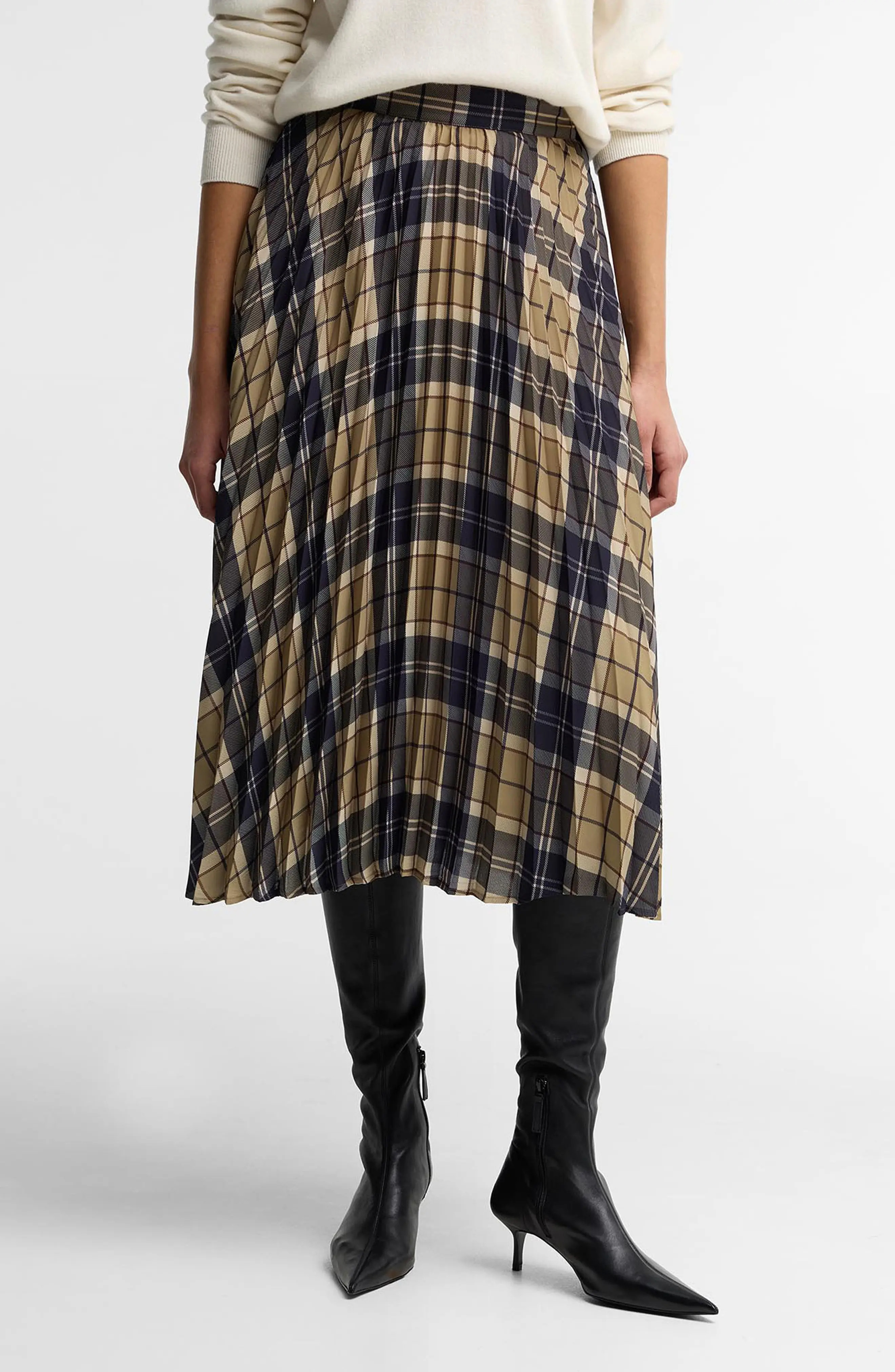 Barbour Ria Pleated Midi Skirt in Birchwood Tartan at Nordstrom, Size 6 | Nordstrom