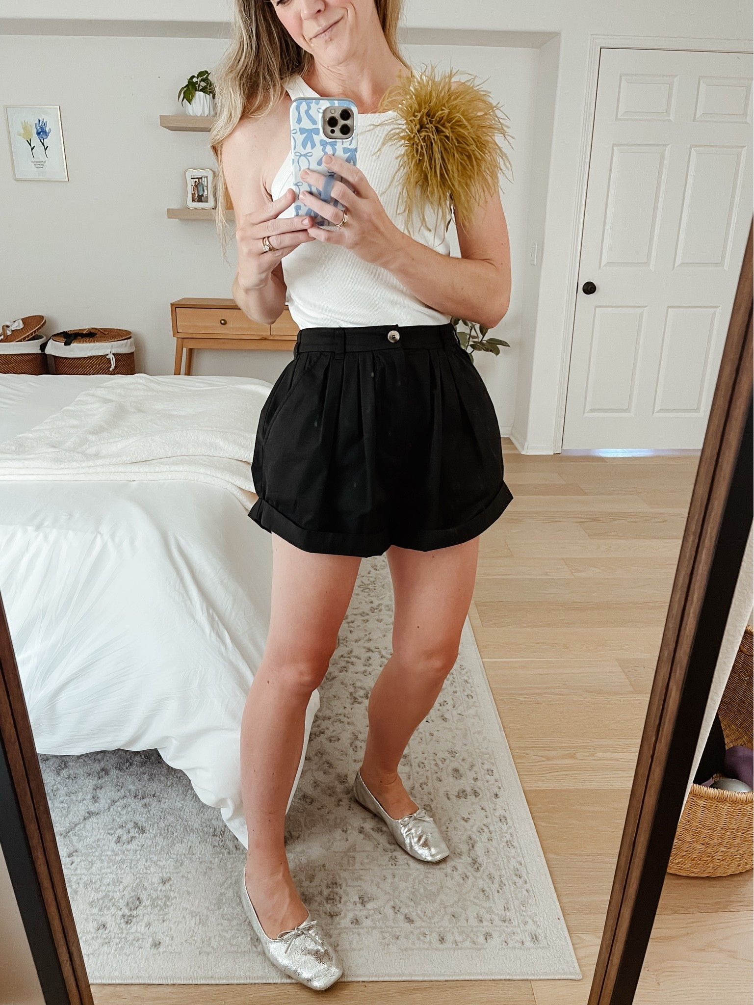 OOTD 🖤🤍💚

Tank is old H&M
Shorts run small, wearing a 4
Flats run TTS

#LTKgrwm #LTKmomlife #LTKootd