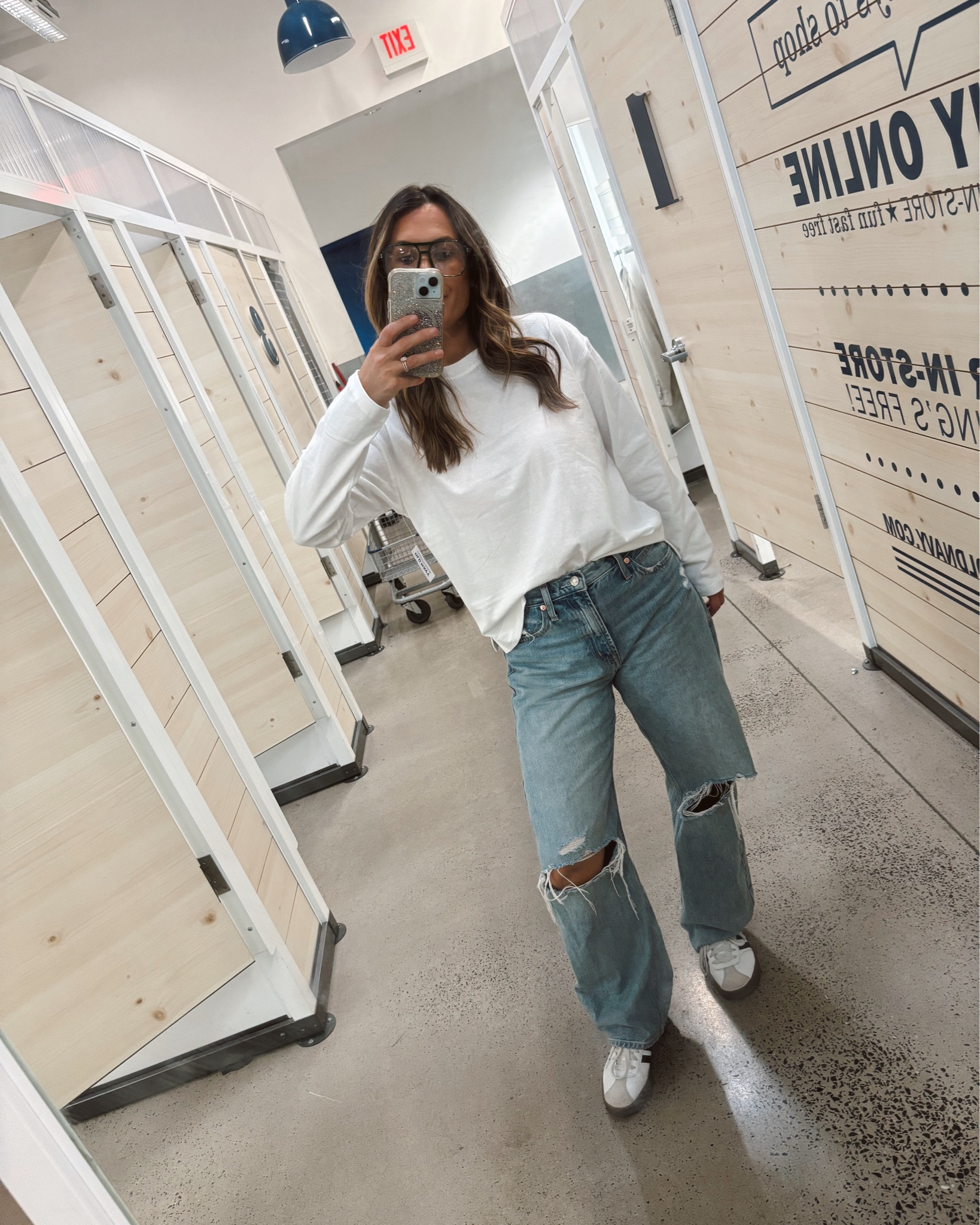 Old Navy Fall Staples 🚨ON SALE

🍎$18 straight leg jeans
🍎$12 perfect vintage tee
🍎 $24 super soft v neck sweaters perfect for layering
🍎 $25 FP fleece dupe 

#LTKStyleTip #LTKFindsUnder50 #LTKSeasonal