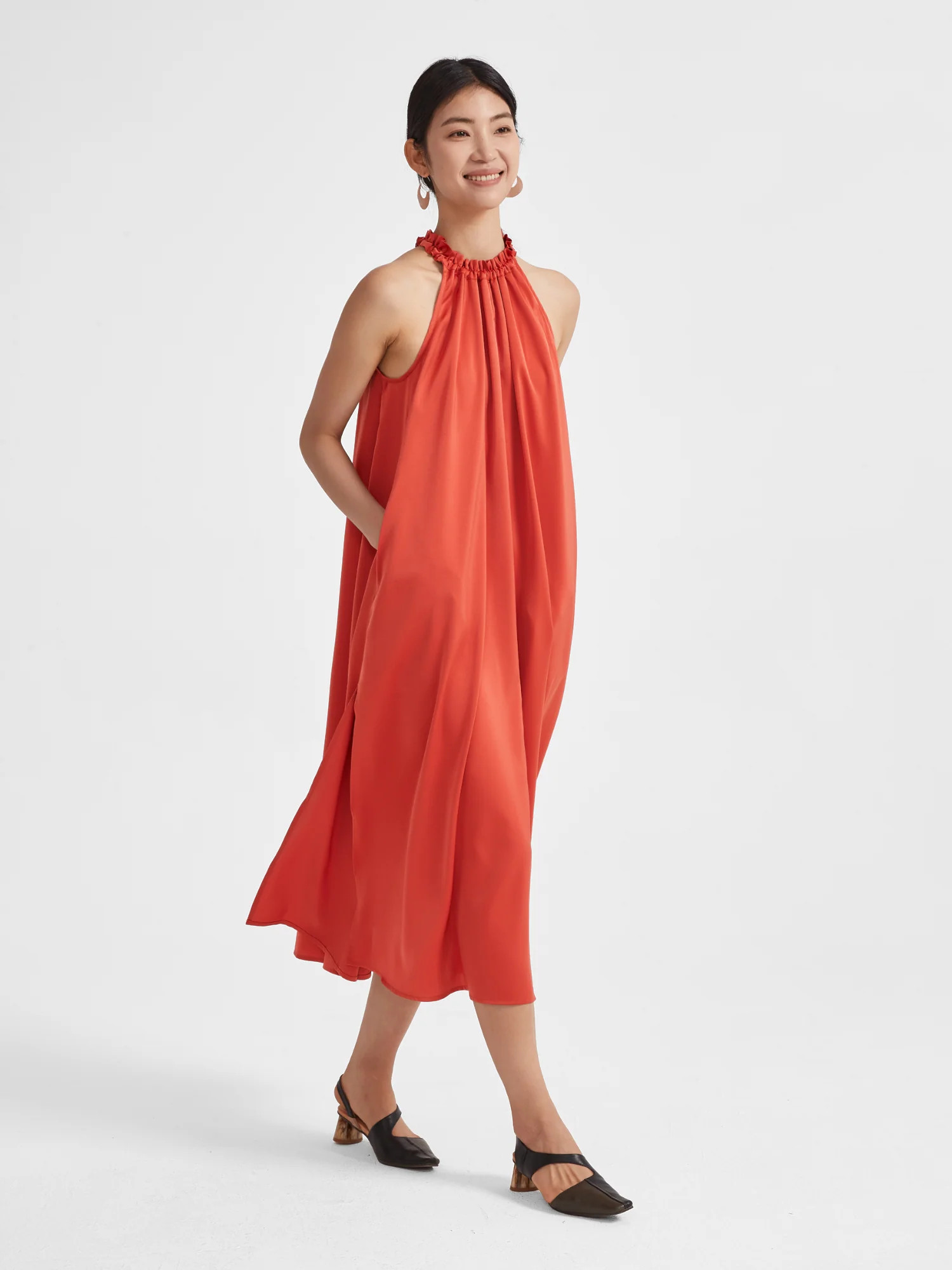 Rosa Halter Neck Dress | 140gsm Satin | SUPESU | Supesu