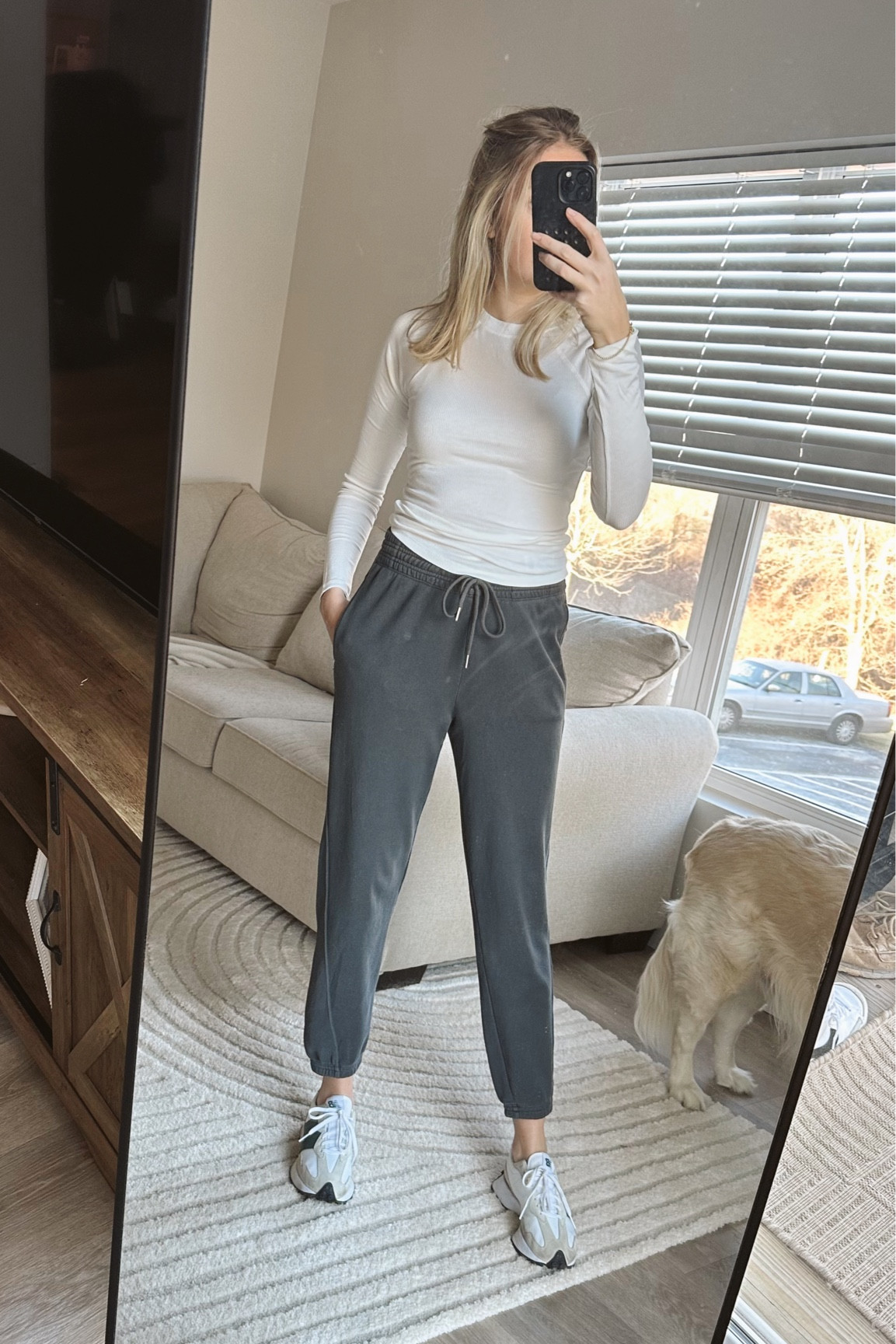 Aerie joggers
Mango
New balance 
Casual outfit 


#LTKshoecrush #LTKsalealert #LTKSeasonal