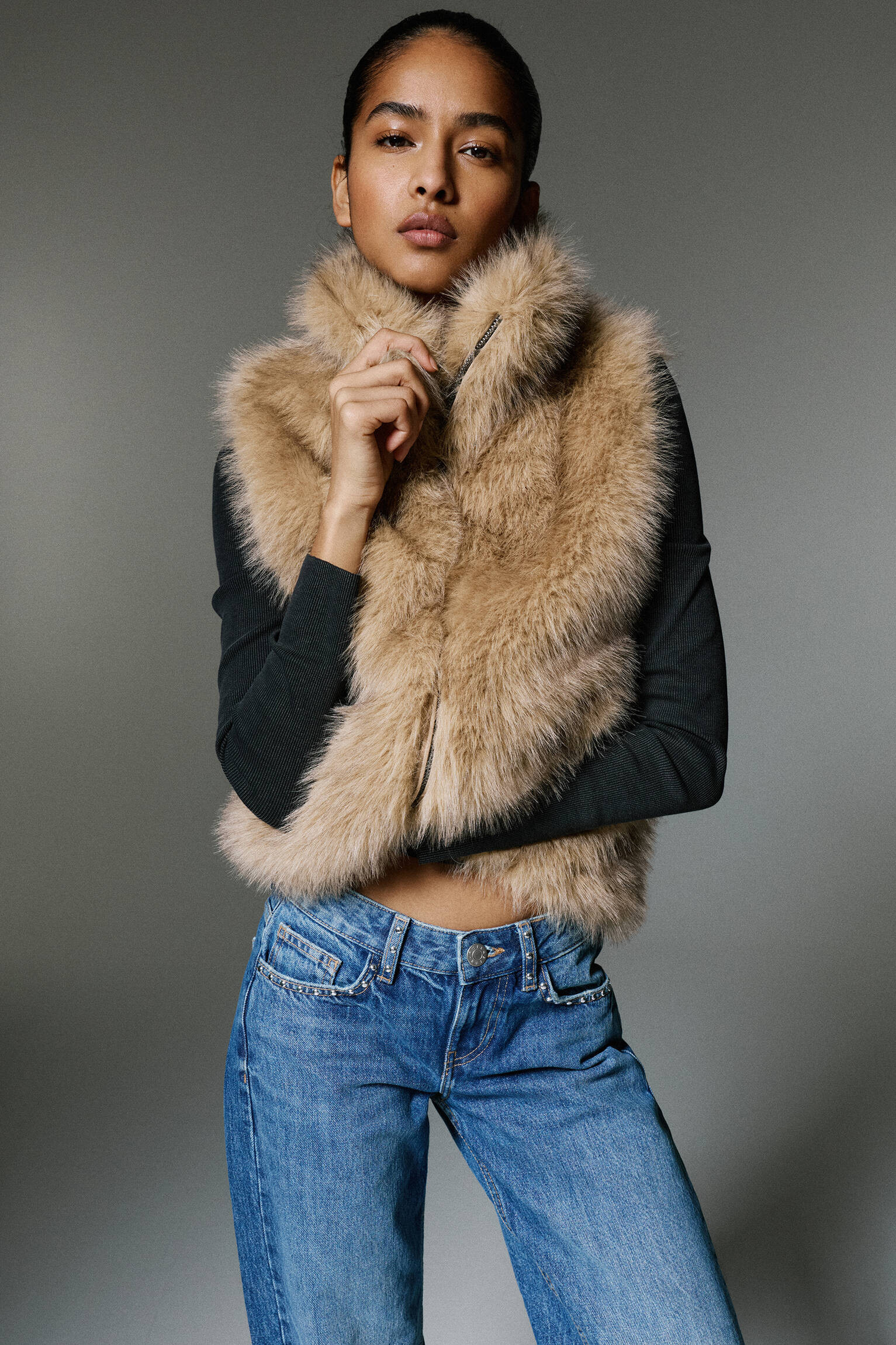 Faux fur vest - pull&bear | PULL and BEAR UK