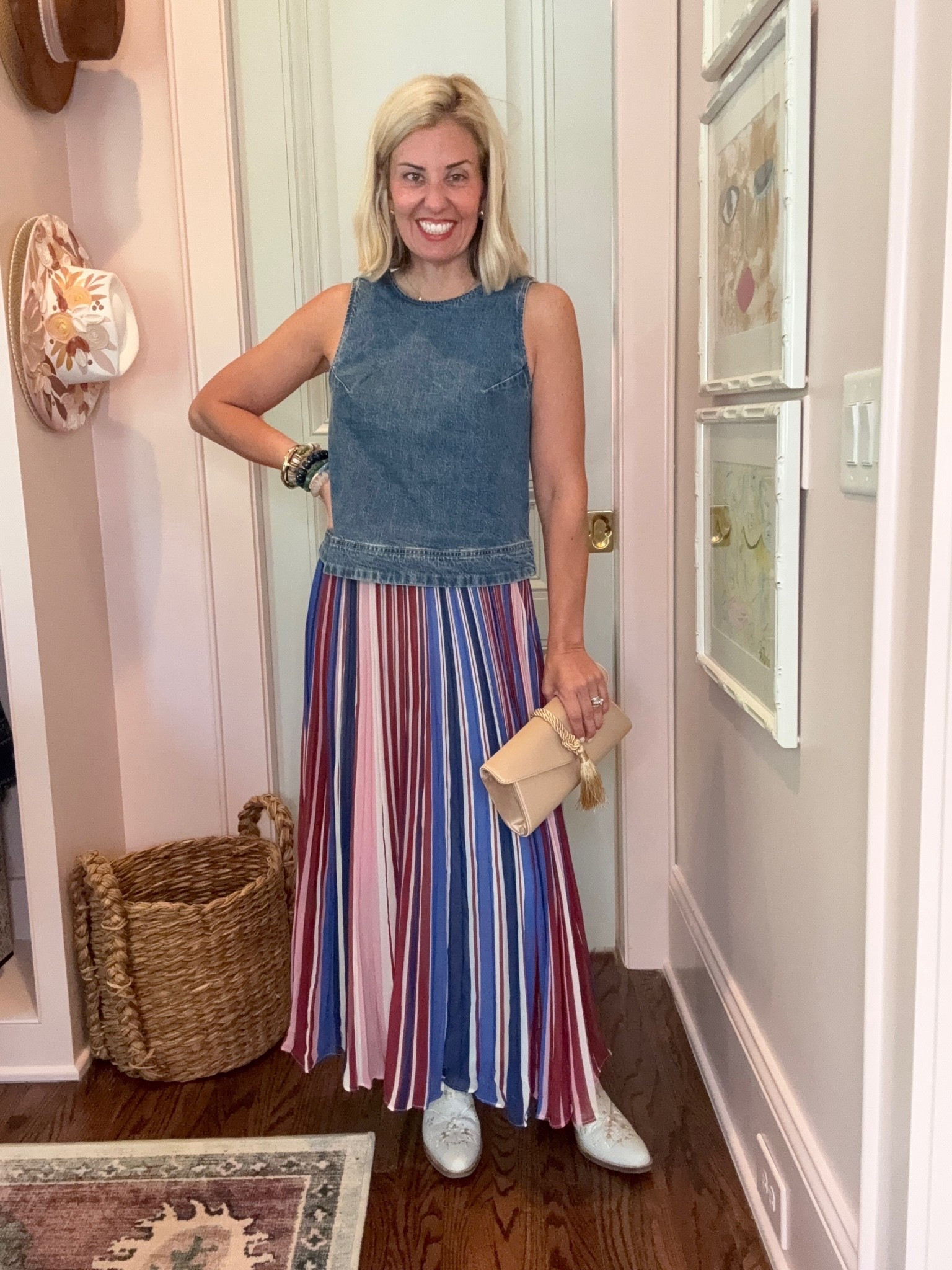 Now this is a party ready skirt!! We are going to style this one all the ways! 
Top - xs 
Skirt - small
Boots - 8 tts 

* code Catherine20 at Allie + Bess

#LTKdayinmylife #LTKootd #LTKmomlife