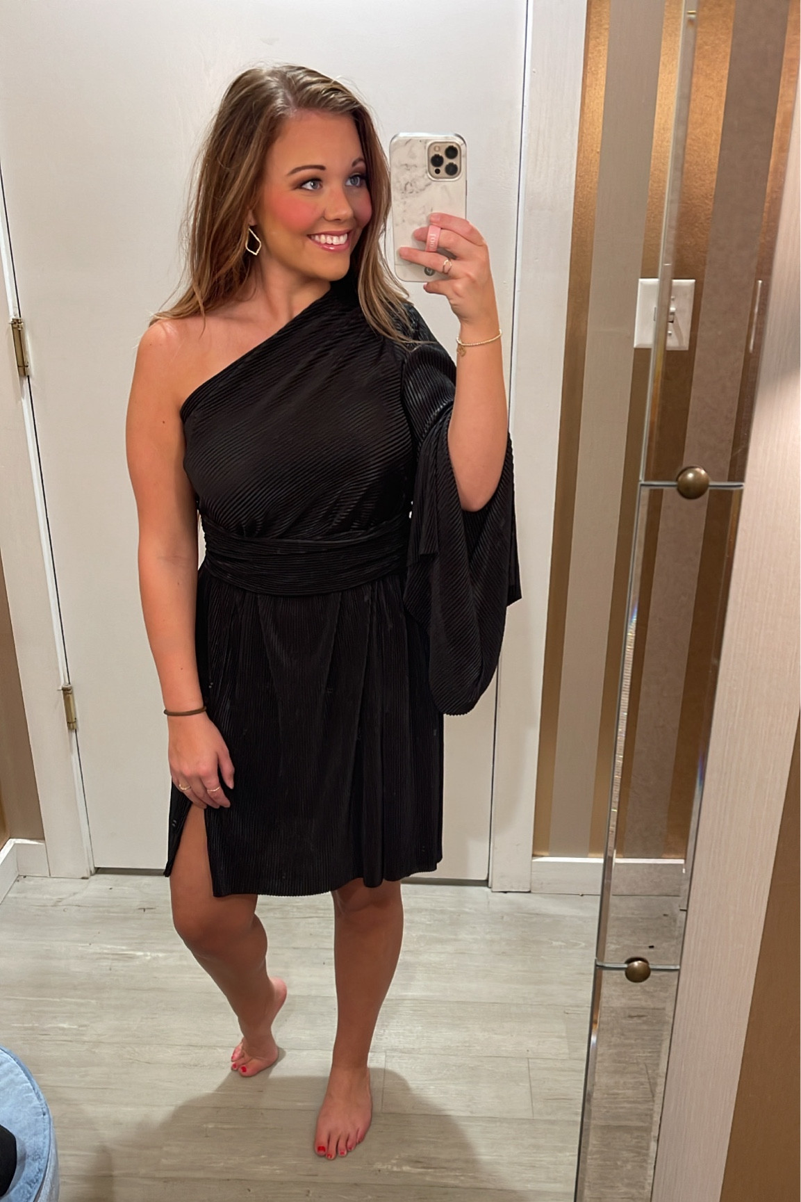 How gorgeous is this LBD?? Perfect for any wedding or holiday party!! Wearing a small- runs a little big under the arm.

Little black dress / Pink Lily / holiday party / wedding dress / wedding guest

#LTKstyletip #LTKSeasonal #LTKHoliday
