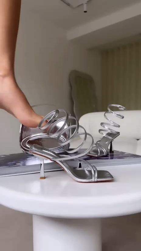 Sandália Feminina Salto Fino Bico Folha 

#LTKbrasil #LTKwedding #LTKstyletip