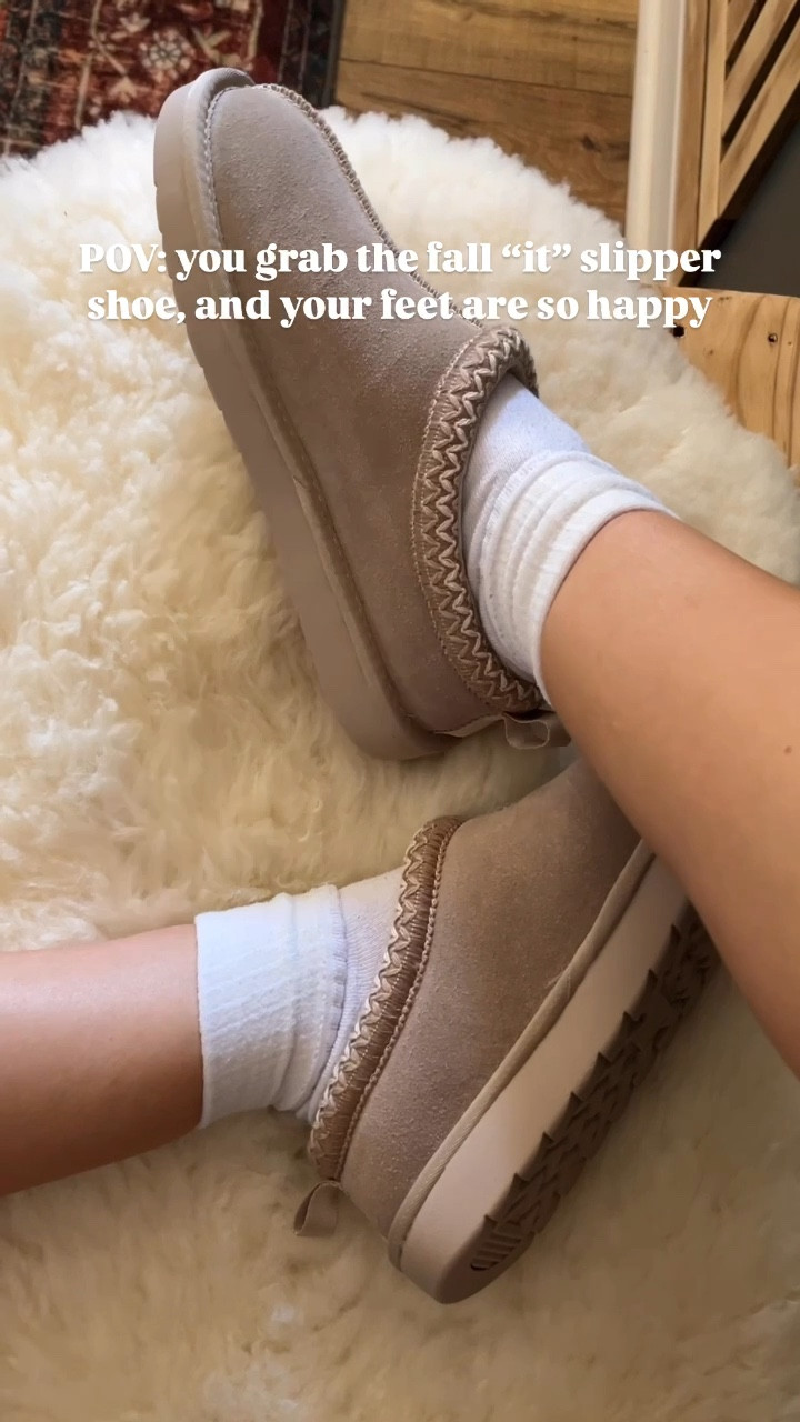 PRIME DAY DEAL! Love these even more than the platform version! So comfortable! 

SIZE UP. I’m a true 7.5 and got the 8 and they fit just right! 

#slippers #slippershoes #dreampairsshoes #suedeslippers #fallstyle #giftideasunder50

Suede slipper shoes for women, suede slippers, fur suede slippers, dream pairs shoes, fall outfit ideas, fall fashion trends 2024

#LTKGiftGuide #LTKSaleAlert #LTKVideo