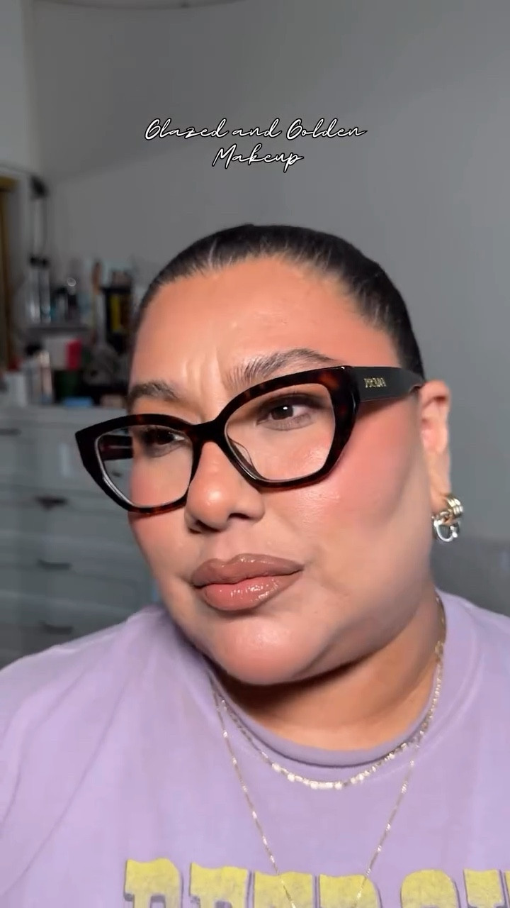 Luminous and Made for Fall☀️🍂💫

@laneige_us Lip Glowy Hydration Balm
@maybelline Grippy Serum Primer + Fit Me Loose Powder
@refybeauty Brow Sculpt
@kosas Revealer Concealer
@lancomeofficial Teint Idole Ultra Wear Concealer
@maccosmetics Fix+ Setting Spray
@beautycreations.cosmetics Flawless Sculpt Up Bronzer
@narsissist The Multiple Cream Stick
@kimchichicbeauty Thailor Powder Bronzer 
@patmcgrathreal Under Eye Blurring Powder
@nyxcosmetics Can’t Stop Won’t Stop Powder Foundation 
@tartecosmetics Amazonian Clay 12H Blush
@kyliecosmetics Kylash Mascara 
@lorealparis Telescopic Waterproof Mascara + Infallible Setting Spray 

#glazedskin #glowyskin #dryskin #fallmakeup #makeuptutorial

#LTKgrwm #LTKBeauty