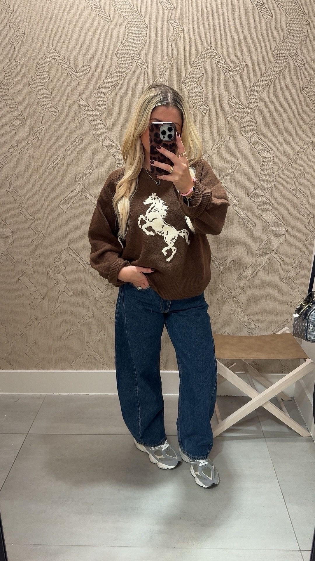 Sweater m
Barrel jeans 27
New balance sneakers tts

#LTKootd #LTKSaleAlert #LTKFindsUnder100