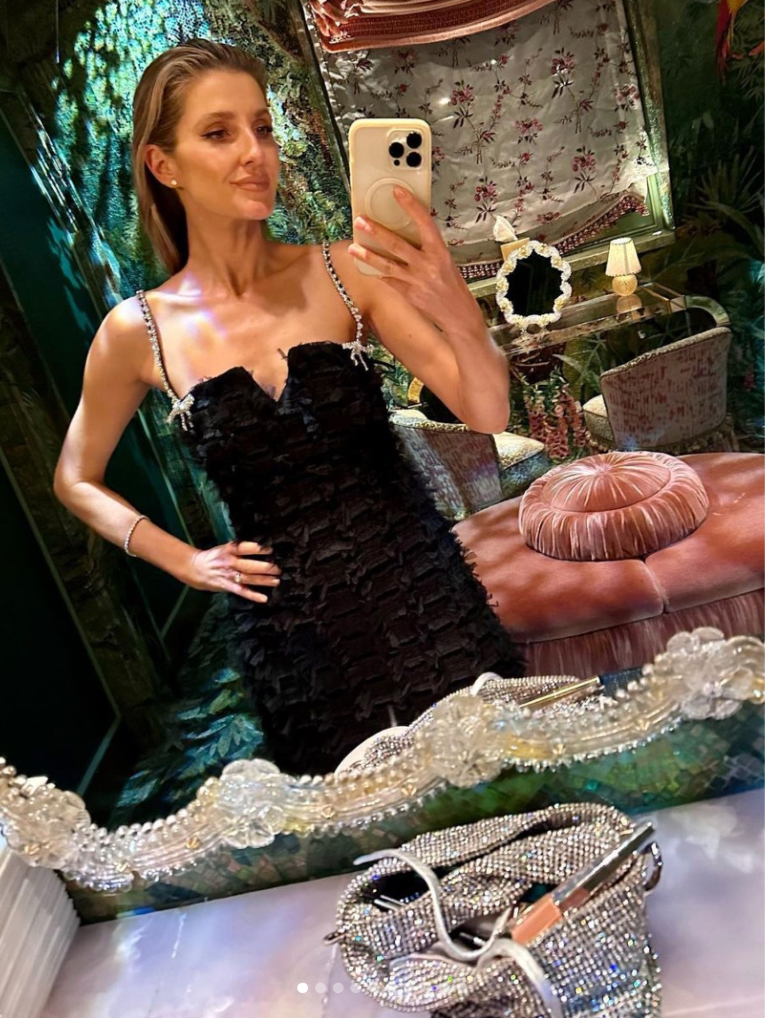 Shop my exact dress 🖤

#LTKSeasonal #LTKFind #LTKaustralia