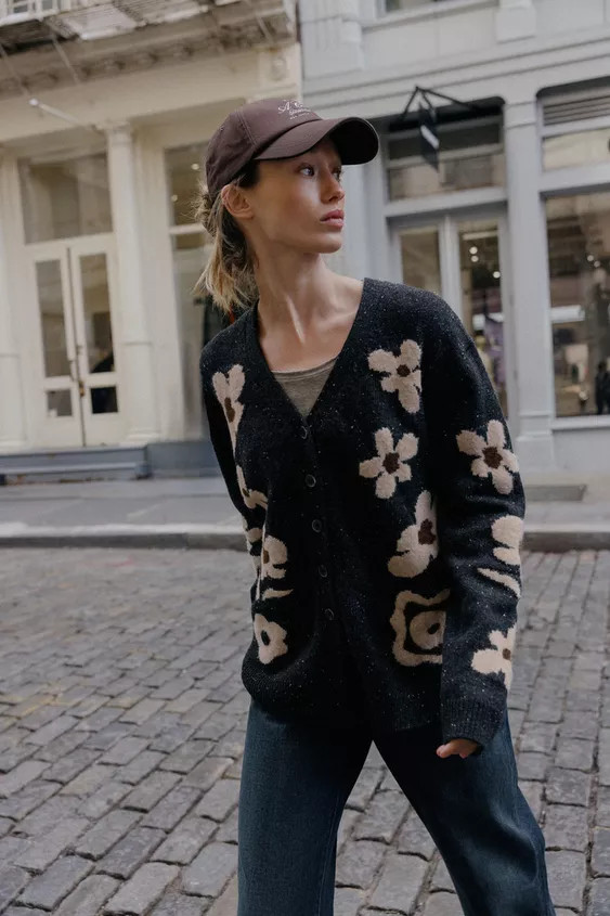 OVERSIZED FLORAL JACQUARD KNIT CARDIGAN | Zara US