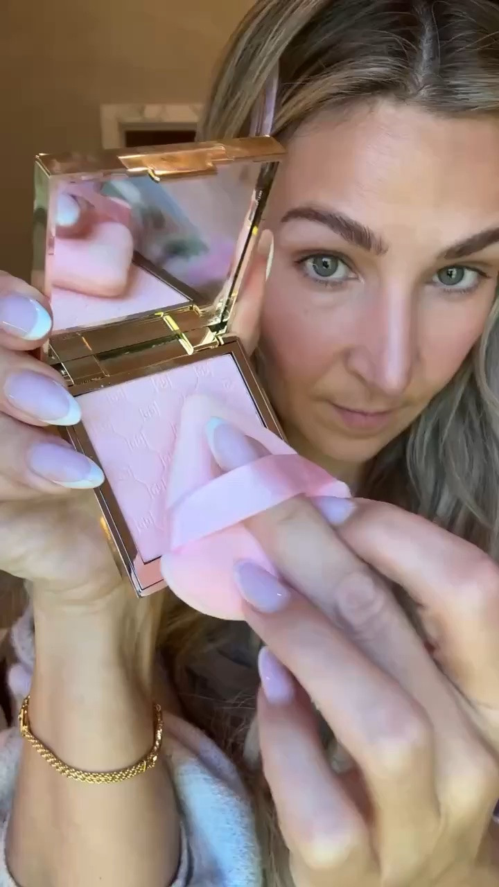 The perfect everyday blush! 🩷

#LTKBeauty #LTKmorningroutine #LTKgrwm