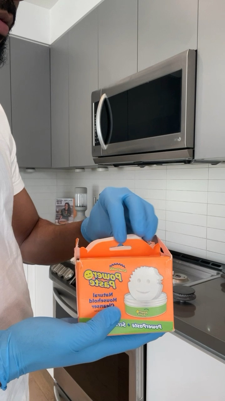 Went to get a cup of coffee and got side tracked. 

Scrub daddy, keurig, kitchen essentials, LG Stove , weiman stainless steel cleaner, power paste, windex

#LTKHome #LTKWatchNow