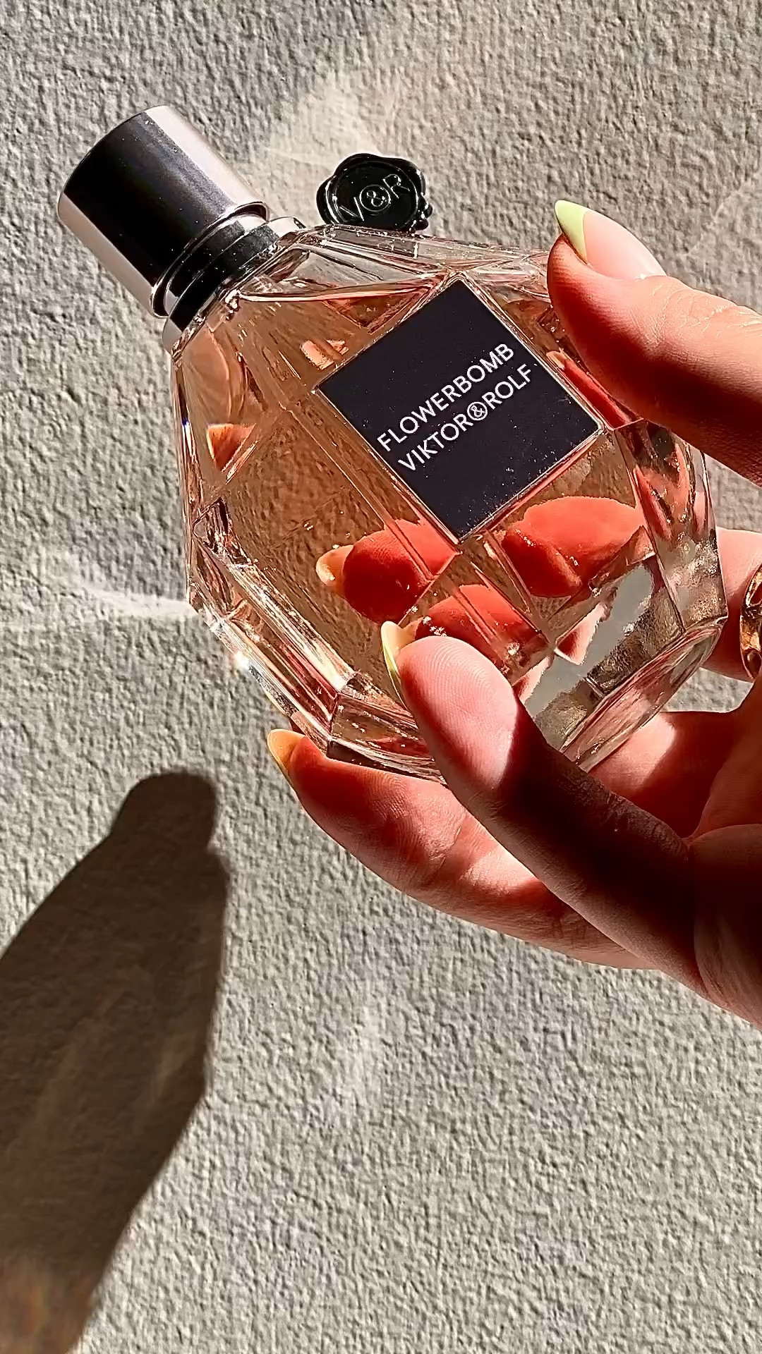 Unleash your inner flower power with Flowerbomb.  💐

I love warm floral fragrances! Ah, the beauty of a thousand blooms encapsulated in a single bottle, a floral explosion that awakens the senses.  This perfume also captures “that girl” spirit of a confident and captivating girl.  It is a sensory journey, a masterpiece that allows you to carry the essence of a blooming garden wherever you go!

It bursts with a captivating blend of cattleya, jasmine, and rose.  The warm notes of patchouli and vanilla add a sensual twist, evoking the feeling of being surrounded by rose petals.

🔸Key Notes: Vanilla, Jasmine, Orange Blossom


#LTKHoliday #LTKGiftGuide #LTKbeauty