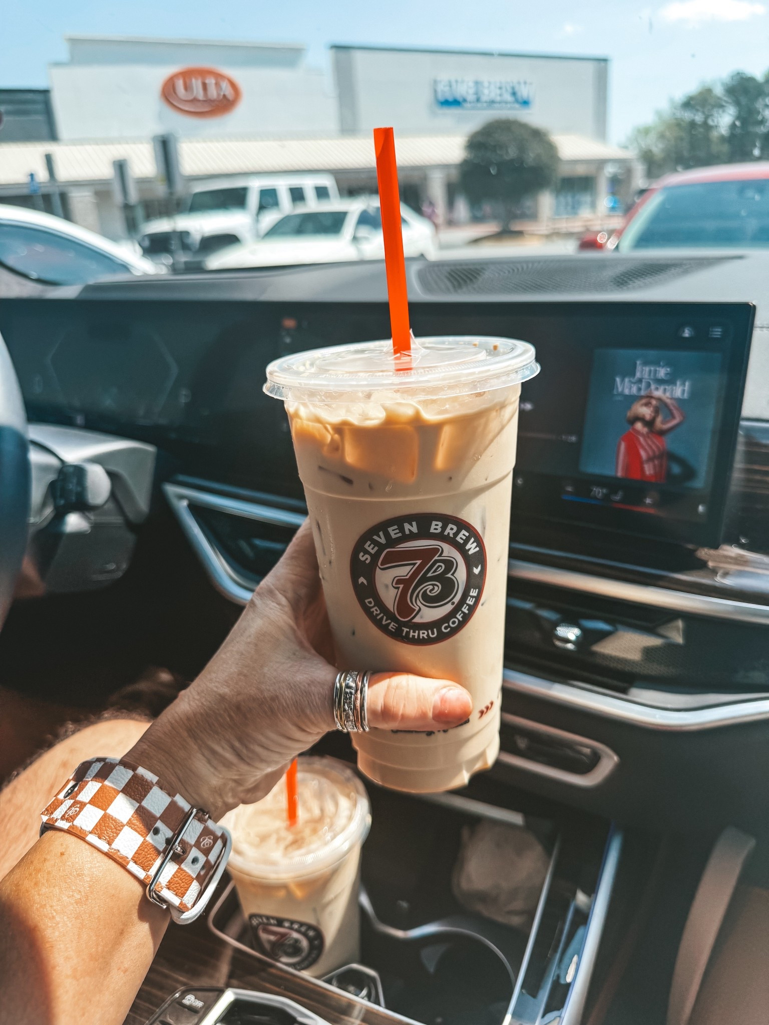 Love me a thumb ring and Sparkl band ✨
Save Sparkl bands with code MANDIE 