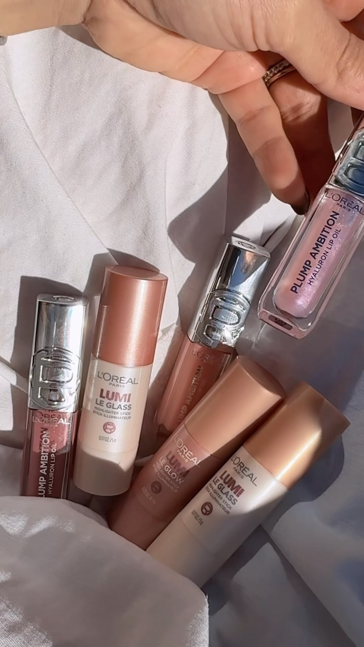 I didn’t wake up like this 💋 Lumi Le Glass Stick did that! @lorealparis 
Glazed, glowing, and not gatekeeping. And this Plump Ambition Lip Oil? Juicy, minty, SHINY.
Catch this glow in motion, babes!

#LumiLeSticks #PlumpAmbition #GiftedByLOrealParis #GlassSkinEnergy #GlowUpOnPoint #LipOilAddict #NoFilterGlow #LOrealMagic #HighlighterCrush #MakeupWithAttitude

#LTKWatchNow #LTKBeauty #LTKSeasonal