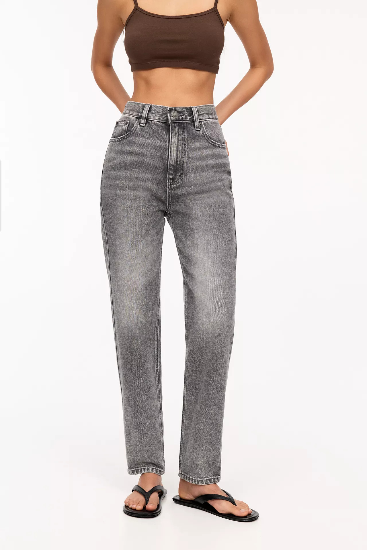 Mom-Jeans mit hohem Bund | PULL and BEAR DE