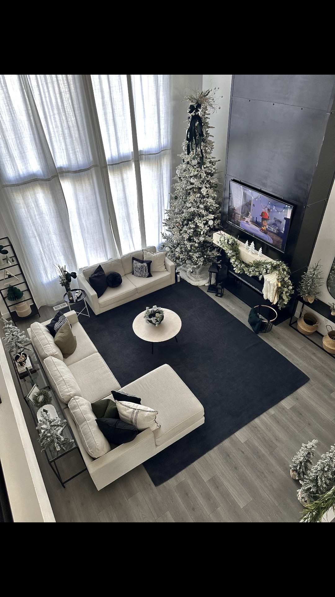 Christmas is almost here! I hope Santa brings me a rug to layer and a new coffee table! 🎄🎅🏽 

Oh and snow! Would be appreciated I am dreaming of a white Christmas. ❄️ 

#livingspaces #arearug #safavieh #target #targetstyle #luvnmyhome

#LTKHoliday #LTKhome #LTKVideo