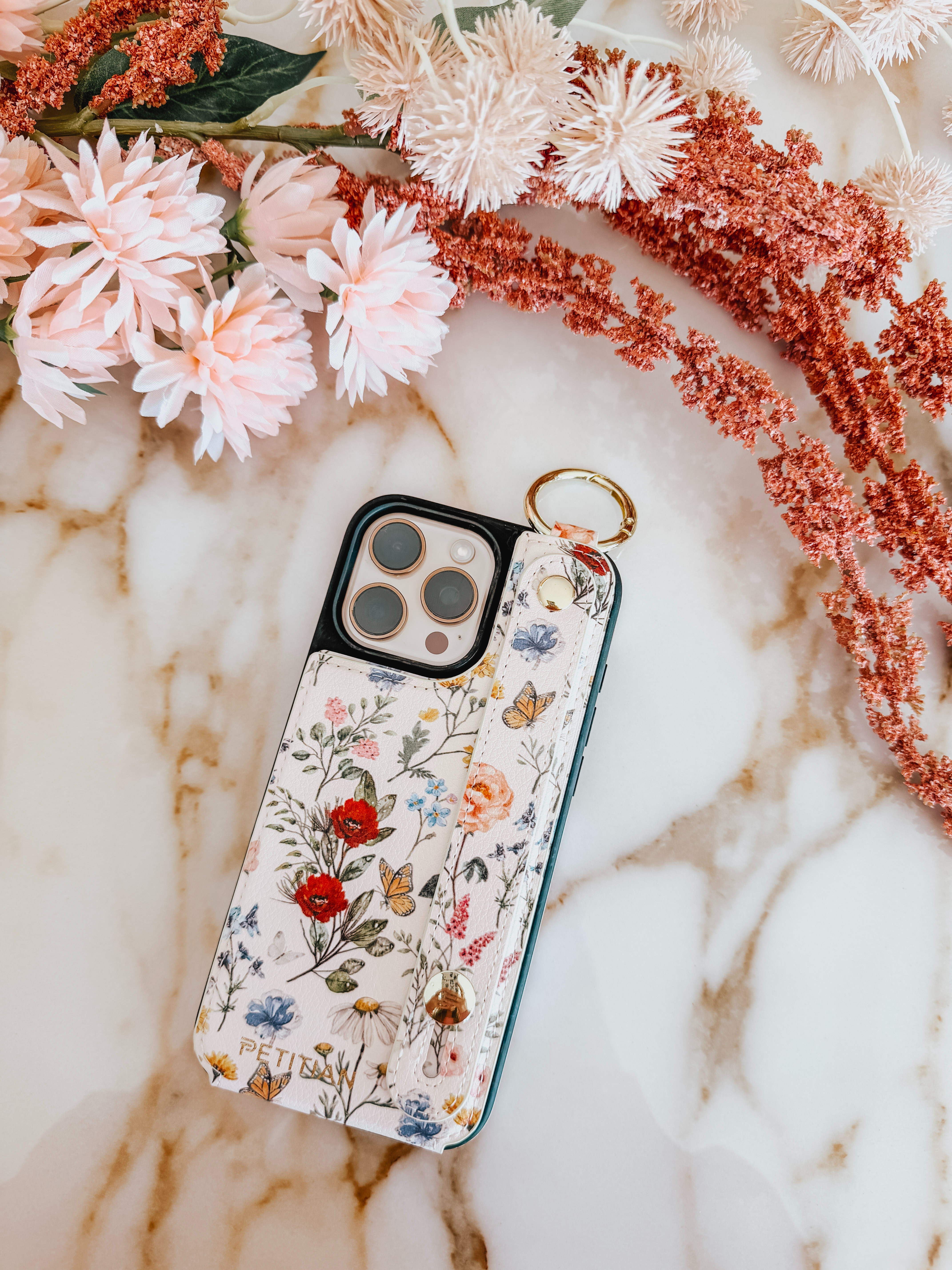 The perfect iPhone case vibe isn’t just about protection, it’s about the feeling you get every time you pick up your phone. It should feel intentional, effortless, and a little bit you.
 

 #LTKmomlife