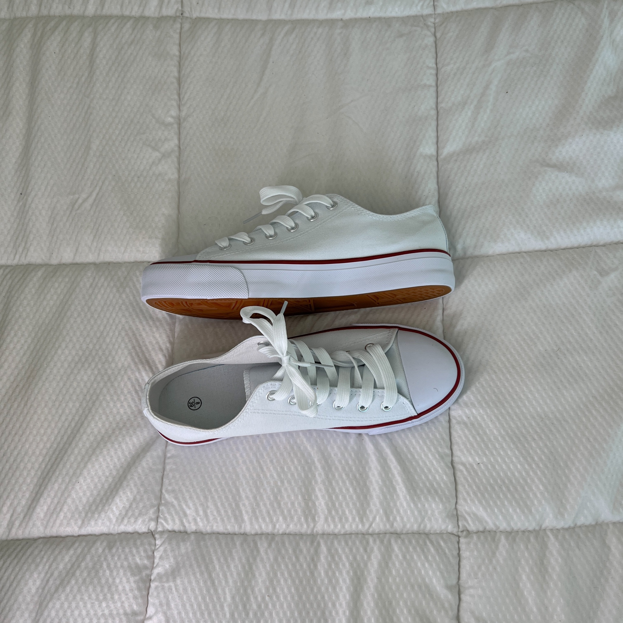 Converse like sneakers 

#LTKShoeCrush #LTKFindsUnder50 #LTKStyleTip