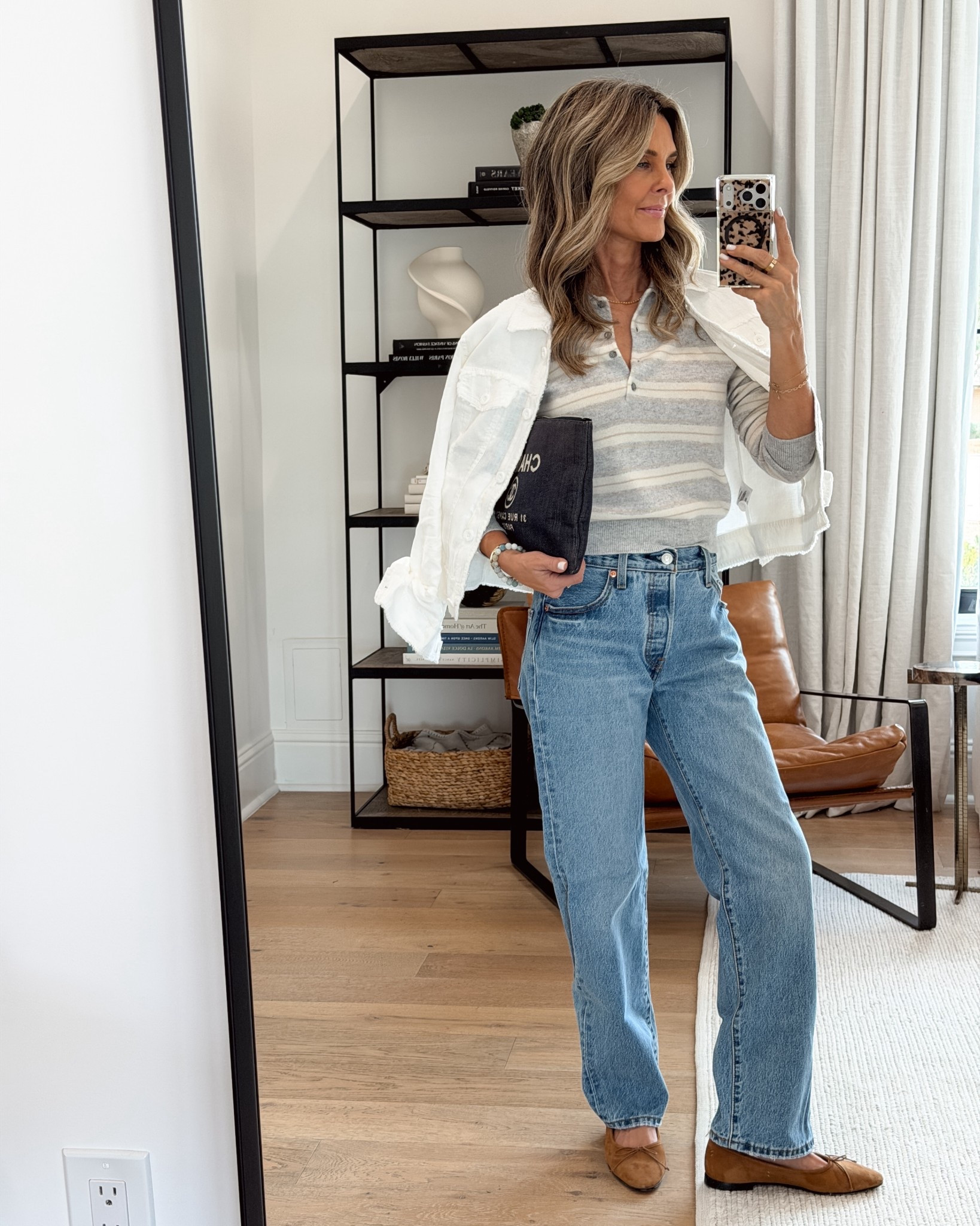 Levi’s sitewide sale 25% off. I’m 5’6’’ I sized up one size and wearing 30 inch length.
-polo top size XS
-linen jacket size XS

#LTKSeasonal #LTKOver40 #LTKootd