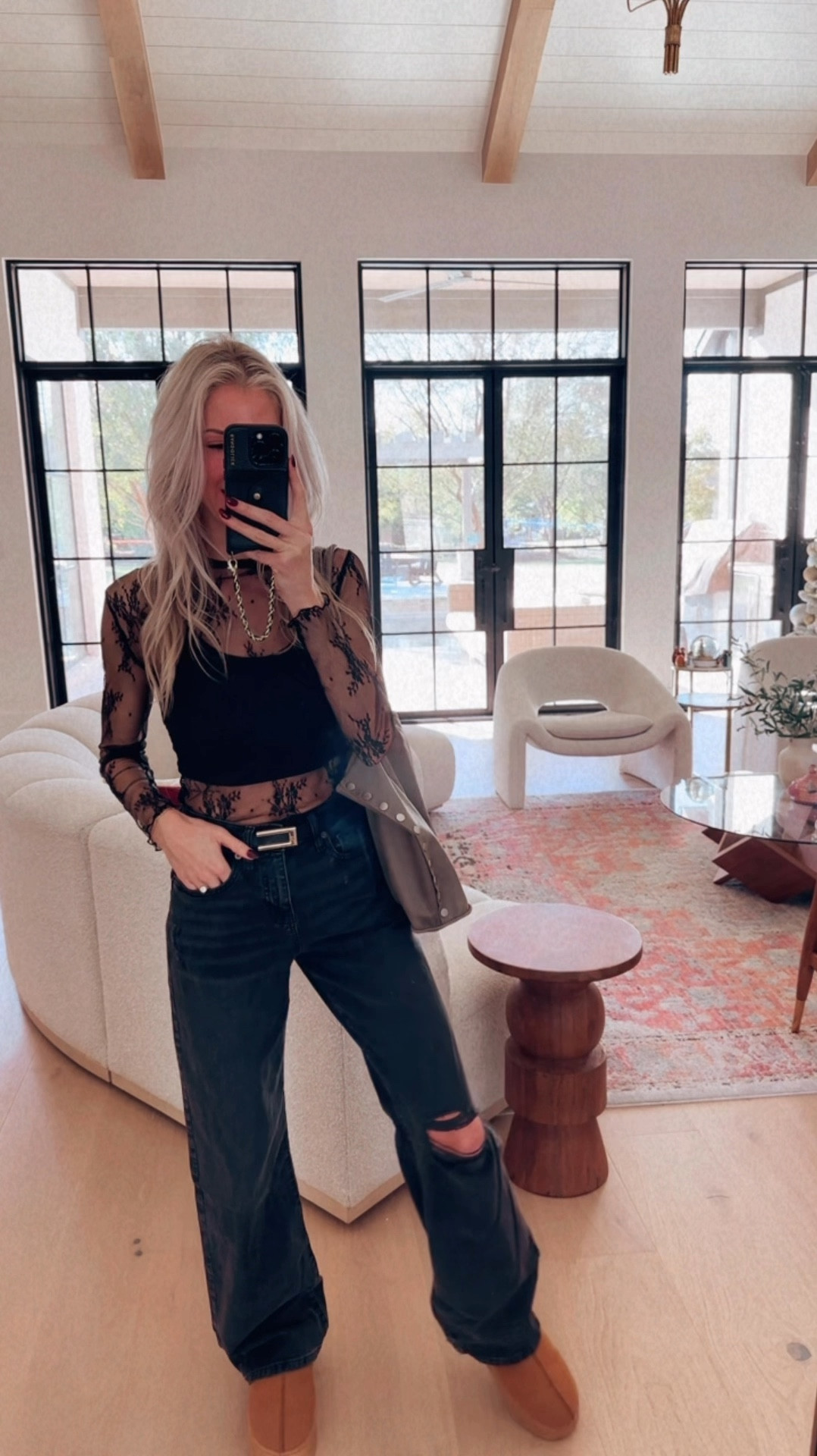 Amazon lace top, high rise black jeans, platform slippers, black belt

#LTKSaleAlert #LTKHoliday #LTKFindsUnder50