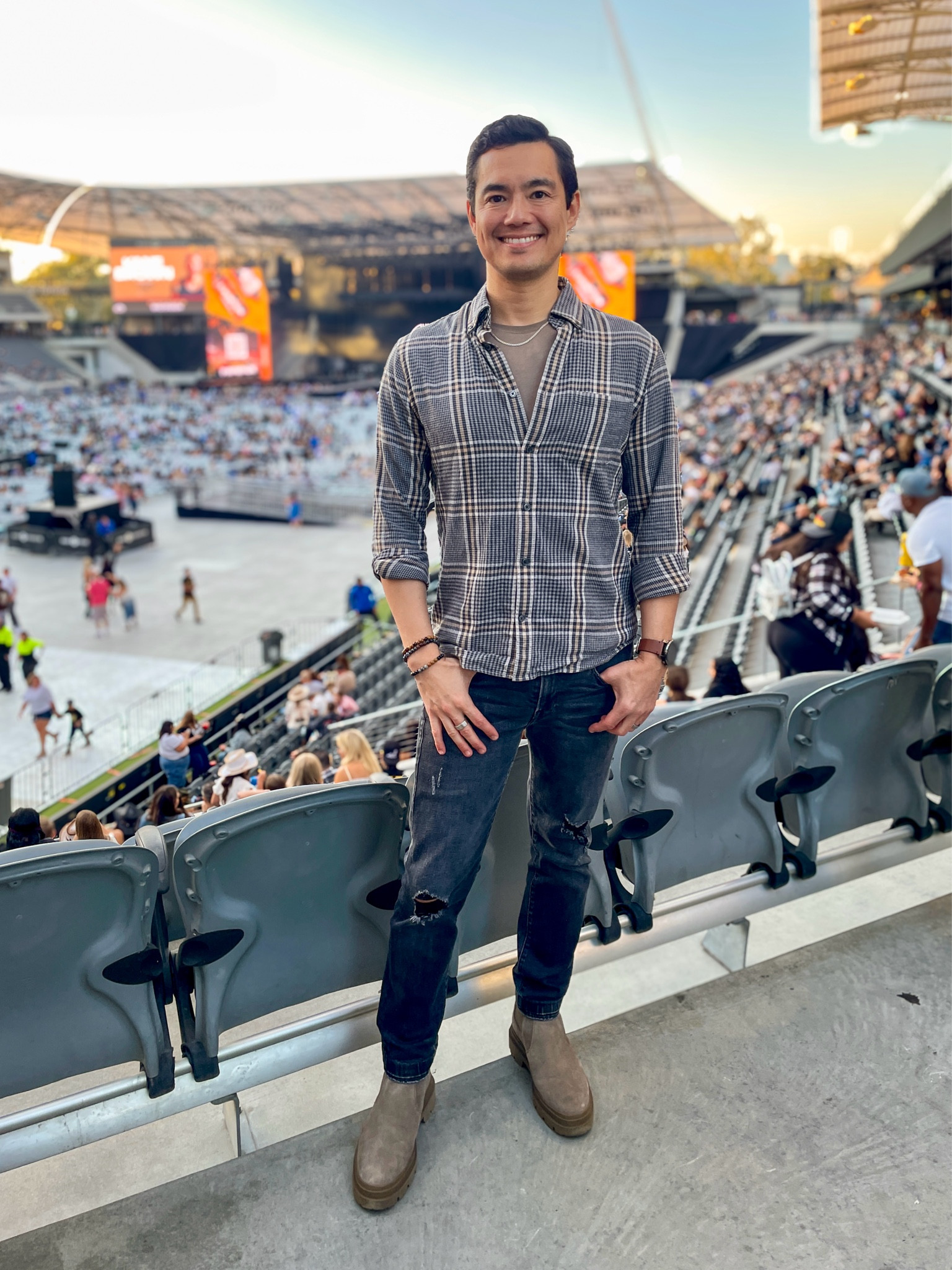 What the hubby wore to the Kane Brown concert 🤠🎶🎫

Country concert outfit, men’s flannel shirt, men’s T-shirt, men’s jeans, men’s boots, men’s Chelsea boots, men’s necklace, men’s fashion, men’s style, men’s summer outfit, men’s fall outfit, The Stylizt 



#LTKFindsUnder100 #LTKMens #LTKStyleTip