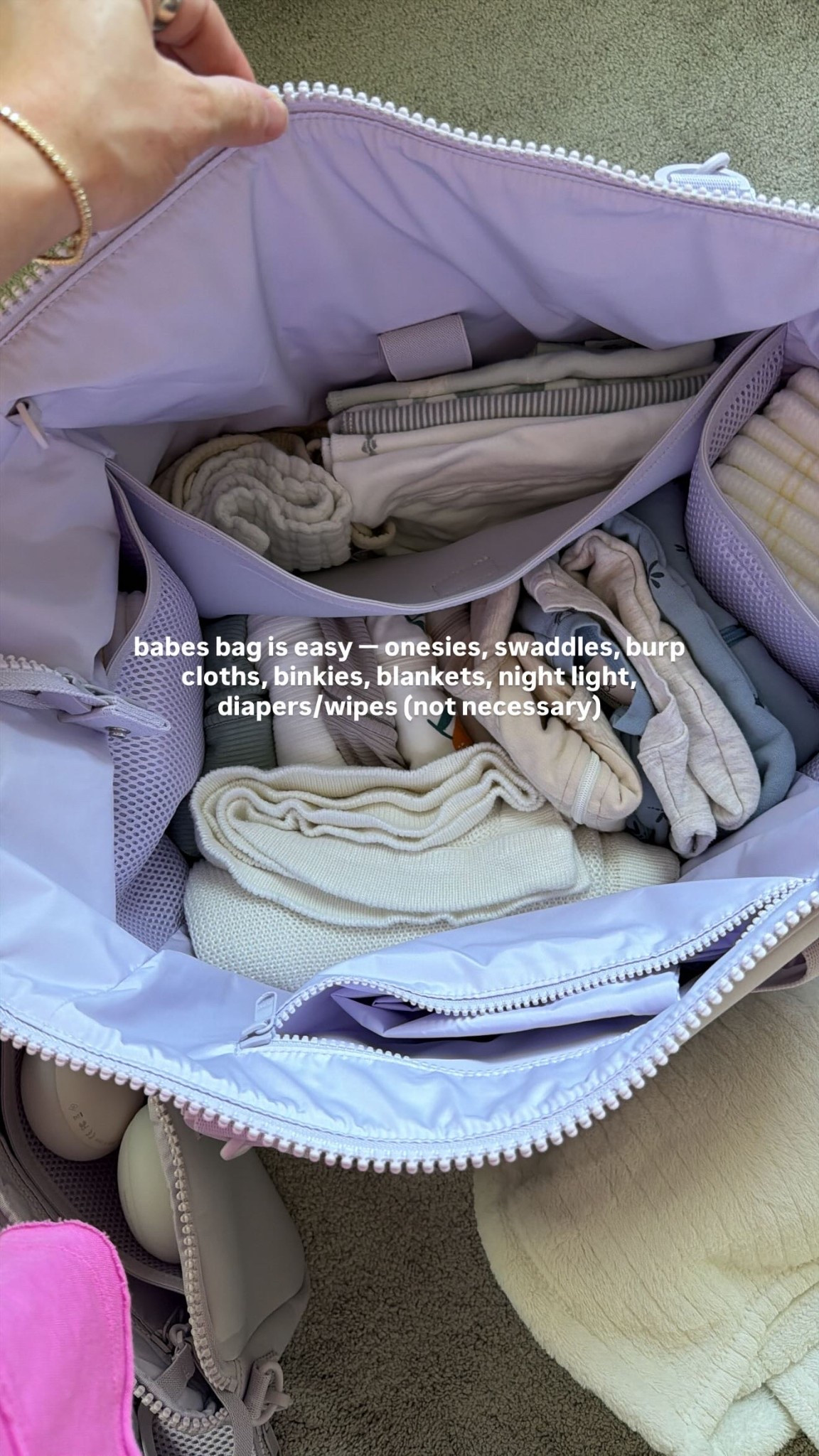 @dagnedover @littlesleepies @burtsbeesbaby @coterie @ergopouch_usa @takingcarababies  babes hospital bag is easy — onesies, swaddles, burp cloths, binkies, blankets, night light, diapers/wipes (not necessary)

#LTKBaby