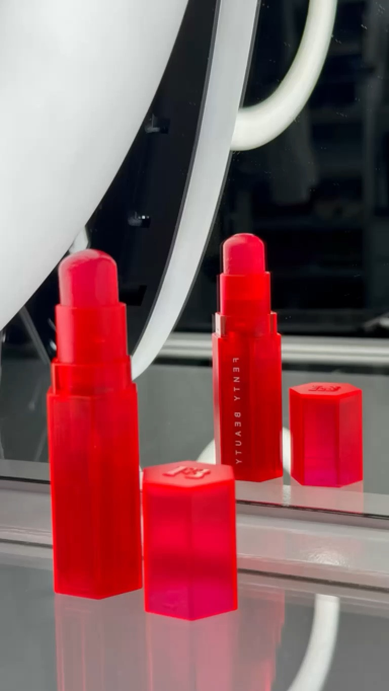 Match Stix Fenty Beauty

#LTKbrasil #LTKbeleza