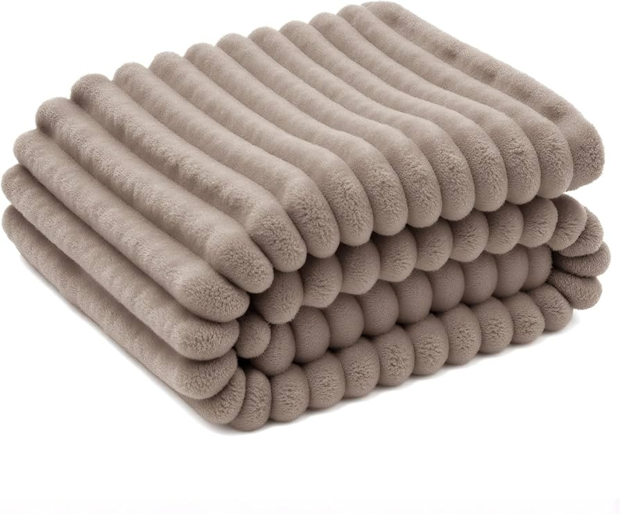 Bedsure GentleSoft Mocha Meringue Fleece Blanket for Couch - Cozy Soft Blankets for Women, Cute S... | Amazon (US)