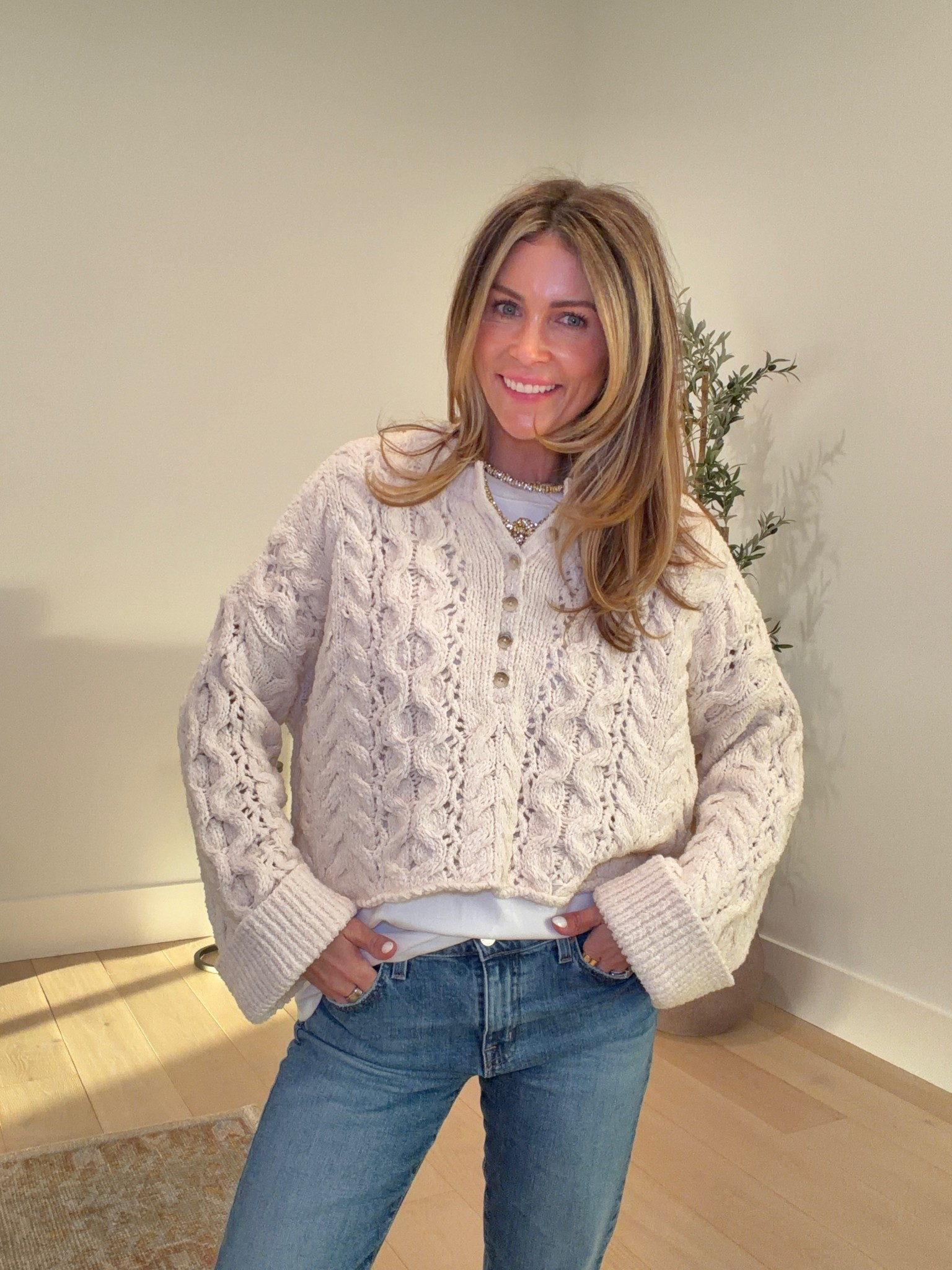 Free people sweater size small 

Oohhh this is a good one! $148 vs $40! Which are you getting?! Comment SHOP for details!! 🤍

🔍: free people vs Amazon, looks for less, look a like, cable knit sweater, Amazon fashion, Amazon finds, ag jeans, Aritzia white tee, winter style, affordable fashion, budget friendly, petite style, moms over 40 style, Texas content creator 

Free people vs Amazon cable knit sweater 

#LTKootd #LTKPetite #LTKOver40