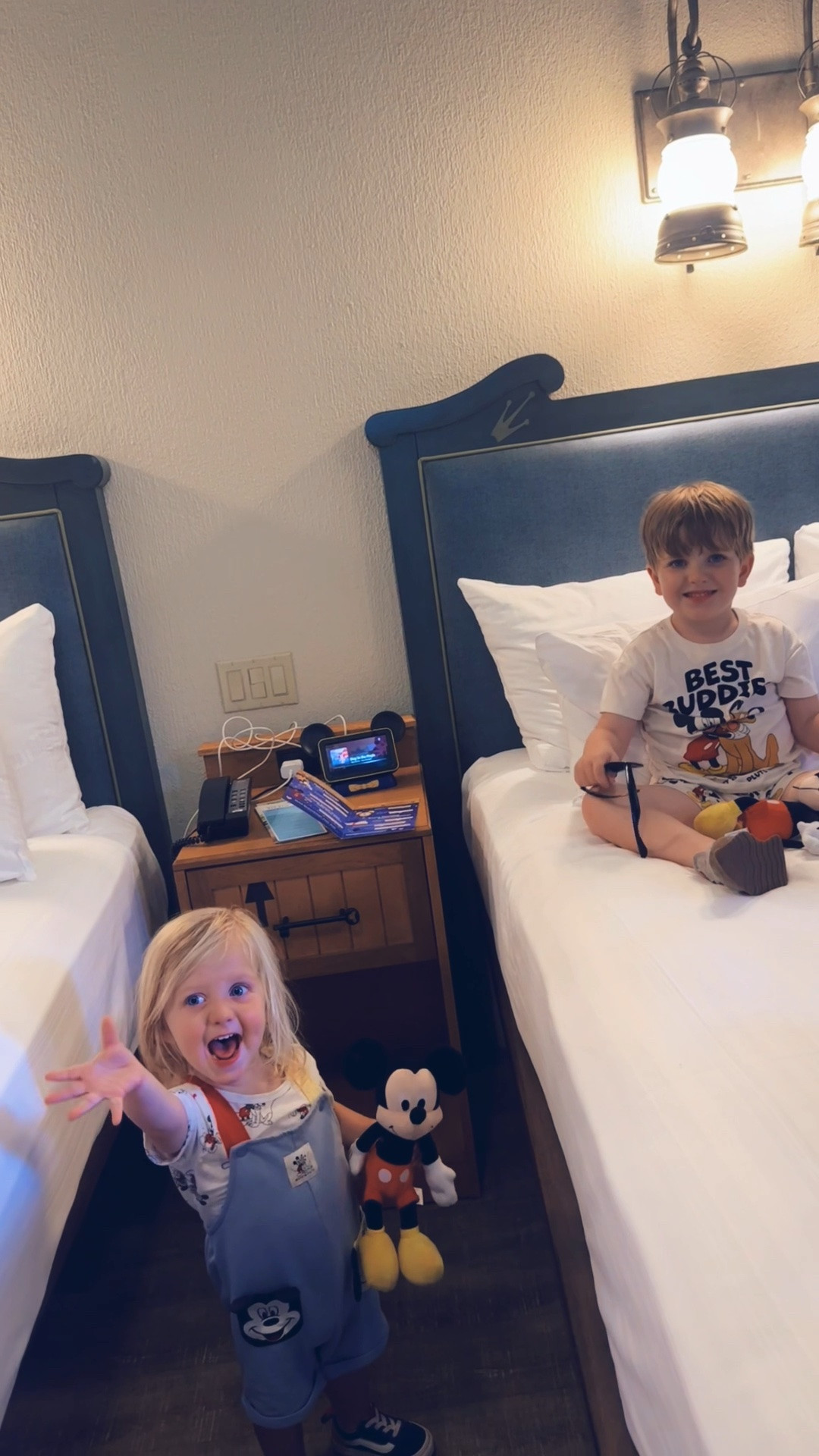 made it to the most magical @waltdisneyworld resort & these babies are soooo excited !!!!!