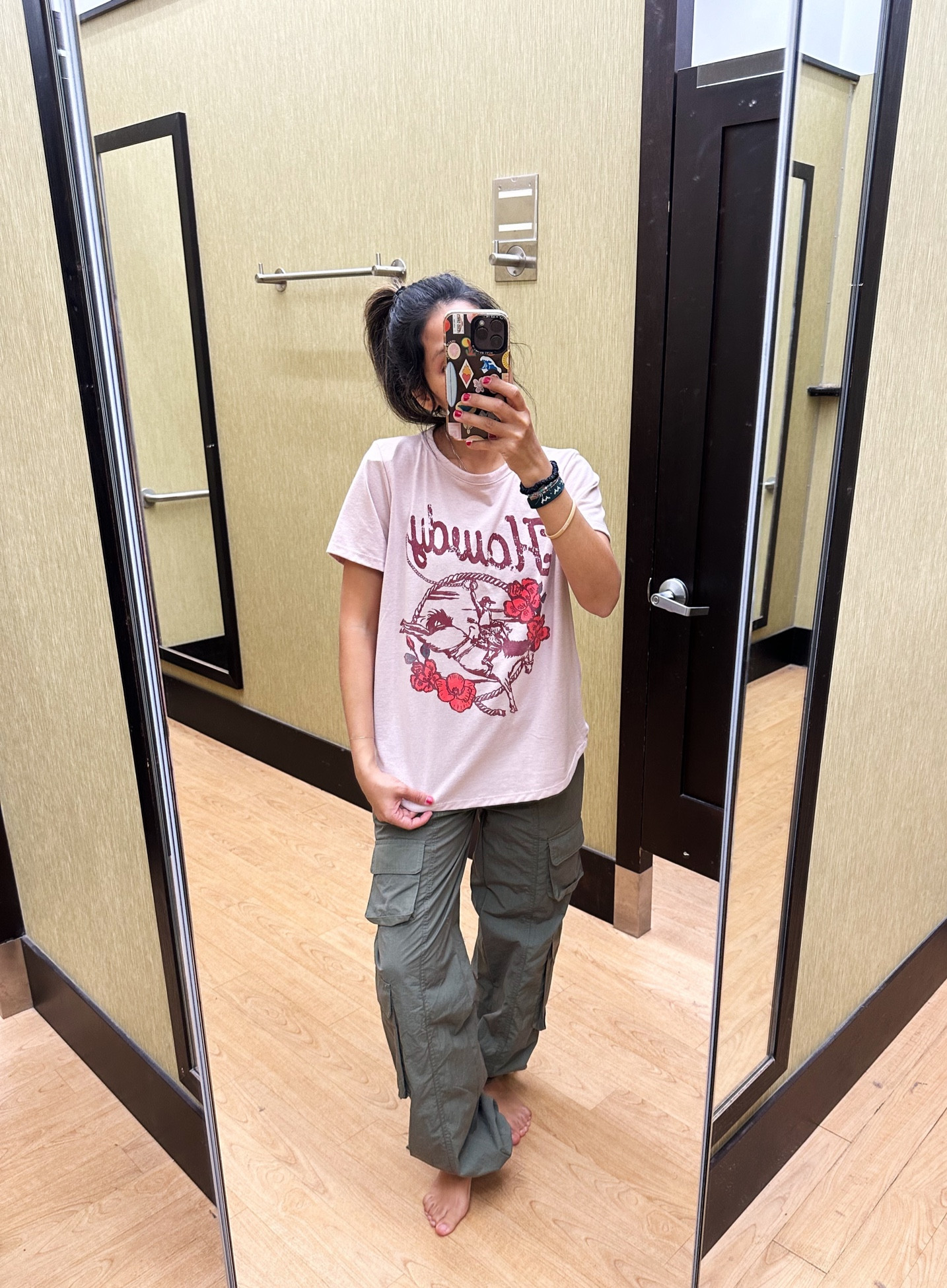 Graphic tees and cargo is in for me 

#LTKstyletip #LTKsalealert #LTKmidsize