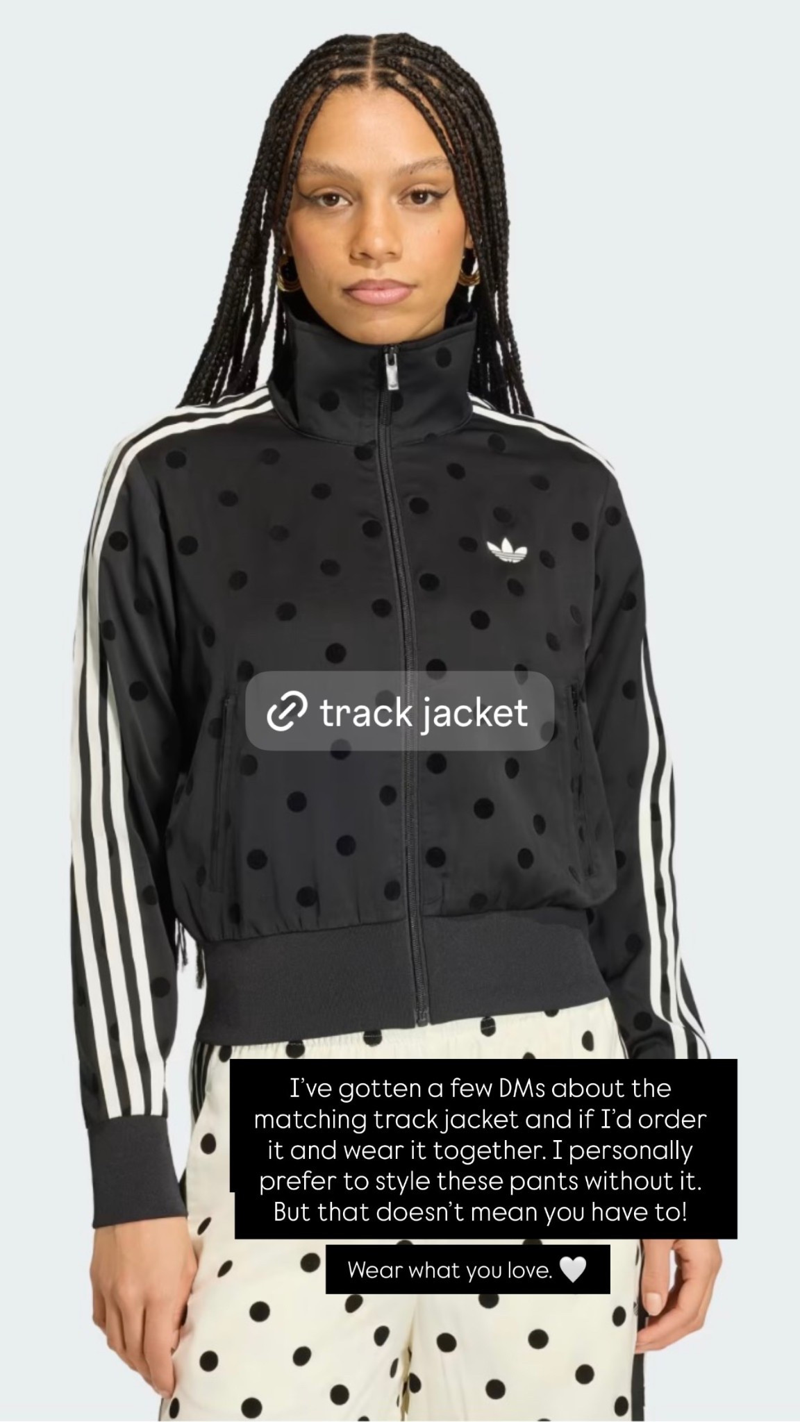 I’ve gotten a few DMs about the matching track jacket and if I’d order it and wear it together. I personally prefer to style these pants without it.  But that doesn’t mean you have to!  Wear what you love. 🤍