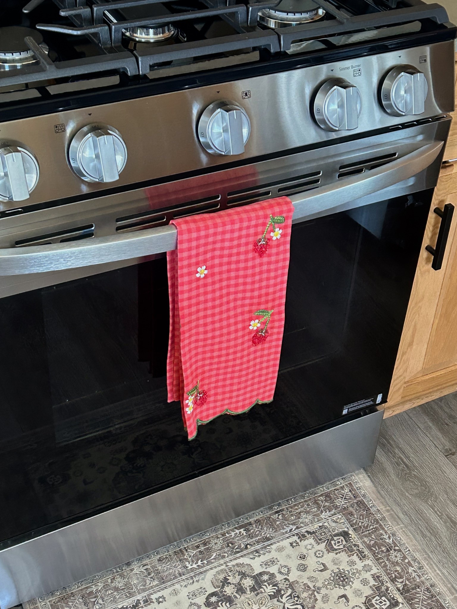 The cutest kitchen hand towel for summer! 🍓❤️