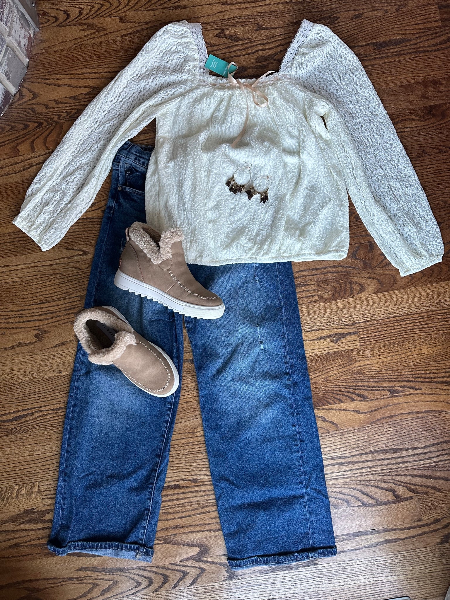 This top from Maurice’s is perfect for this fall to winter transition! 

#LTKmomlife #LTKgrwm #LTKootd