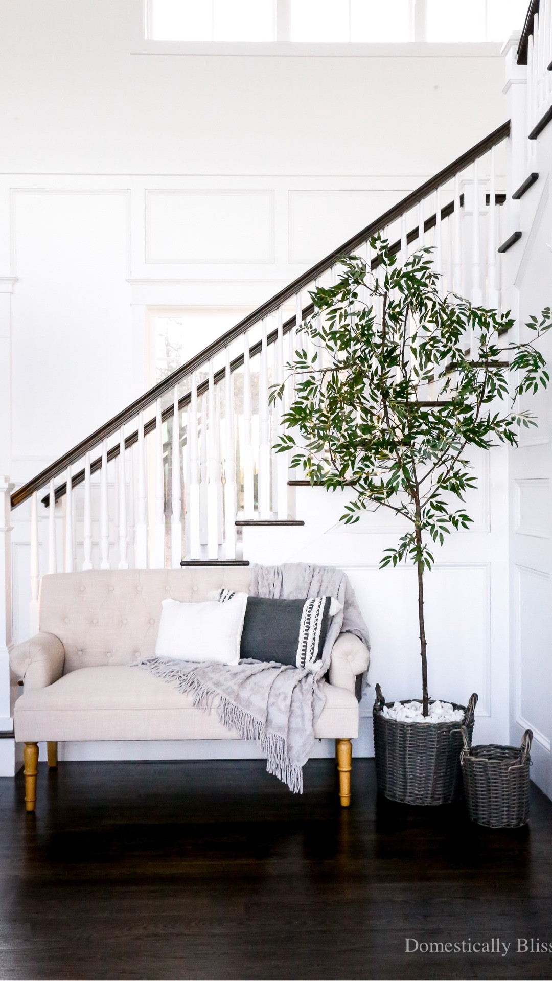 How to create a DIY Faux Olive Tree that’s over 6 feet tall and under $50.

See details:
https://domesticallyblissful.com/diy-faux-olive-tree/



#LTKvlog #LTKSeasonal #LTKHome
