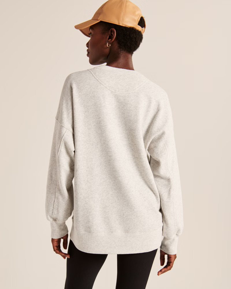 Boyfriend Crew Graphic Sweatshirt | Abercrombie & Fitch (US)