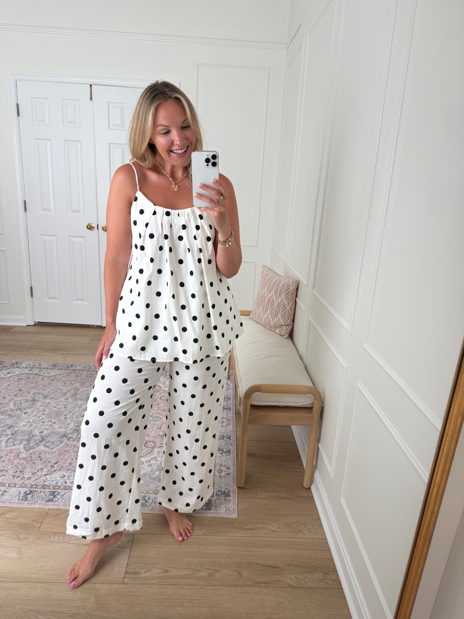 Vacation outfit - casual summer outfit - wearing a large