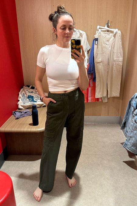 Cargo pants or utility pants - target fashion
These cargo pants look great with a white t-shirt and white sneakers



#LTKworkwear #LTKtravel #LTKfindsunder50