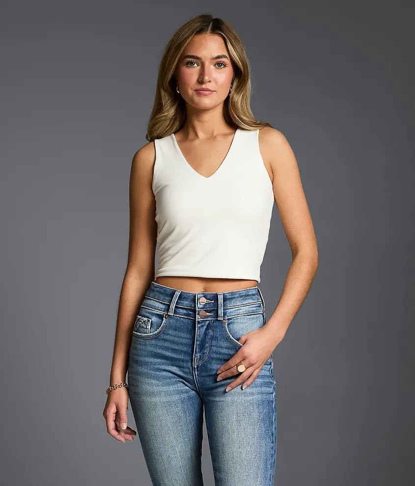 Shaping & Smoothing Cropped Tank Top | Buckle