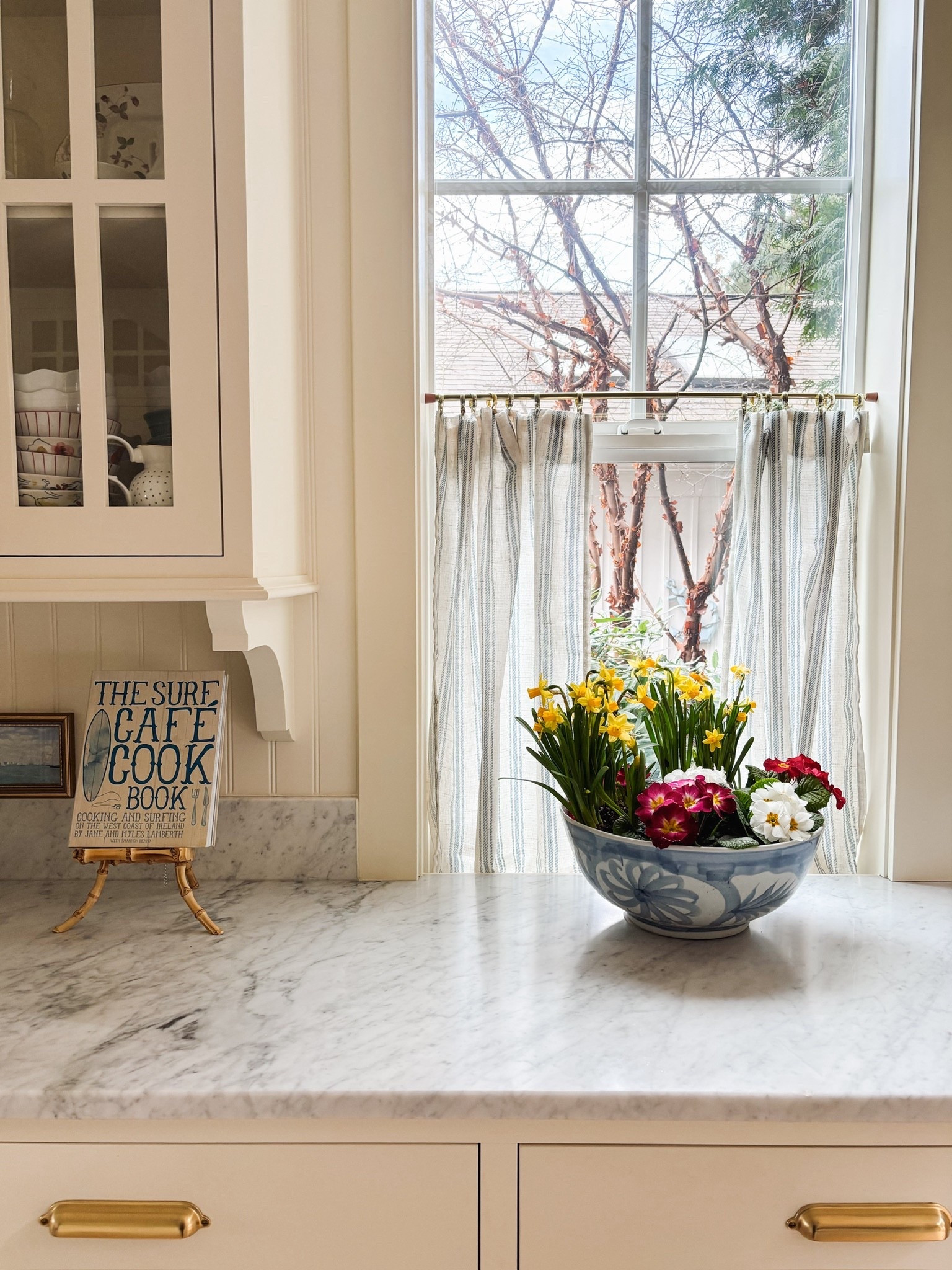 Cafe curtain, rod and clips (+ blue and white bowl)

#LTKSeasonal #LTKSaleAlert #LTKHome