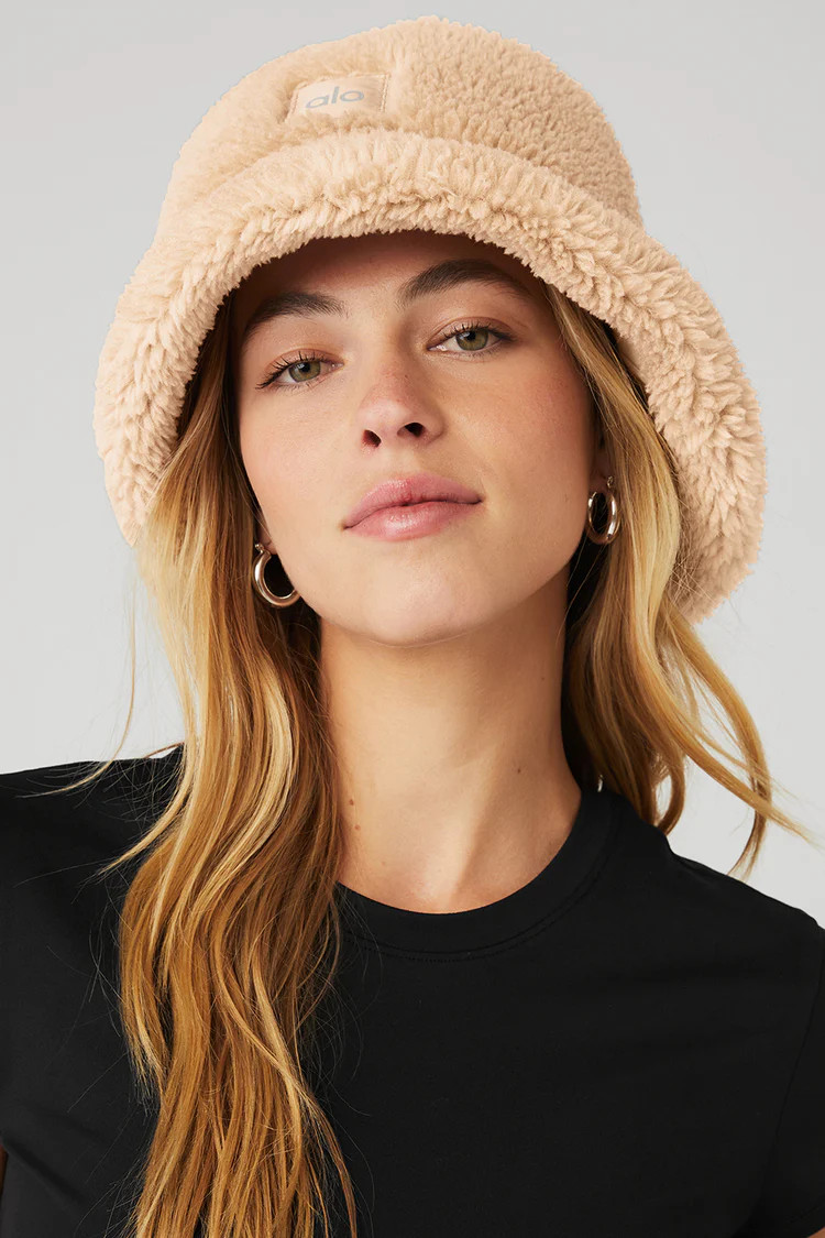 Foxy Sherpa Bucket Hat - Camel | Alo Yoga (US)