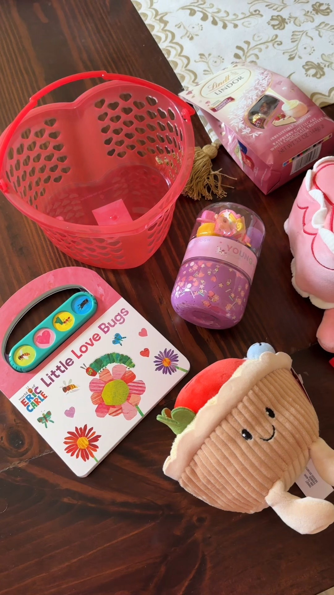 Last minute Valentine’s Day baskets for kids!


Gigglescape, Jellycat, sensory dough, young wild and Friedman, vday, gifts for Kids, affordable gifts 

#LTKValentine #LTKBaby #LTKmomlife