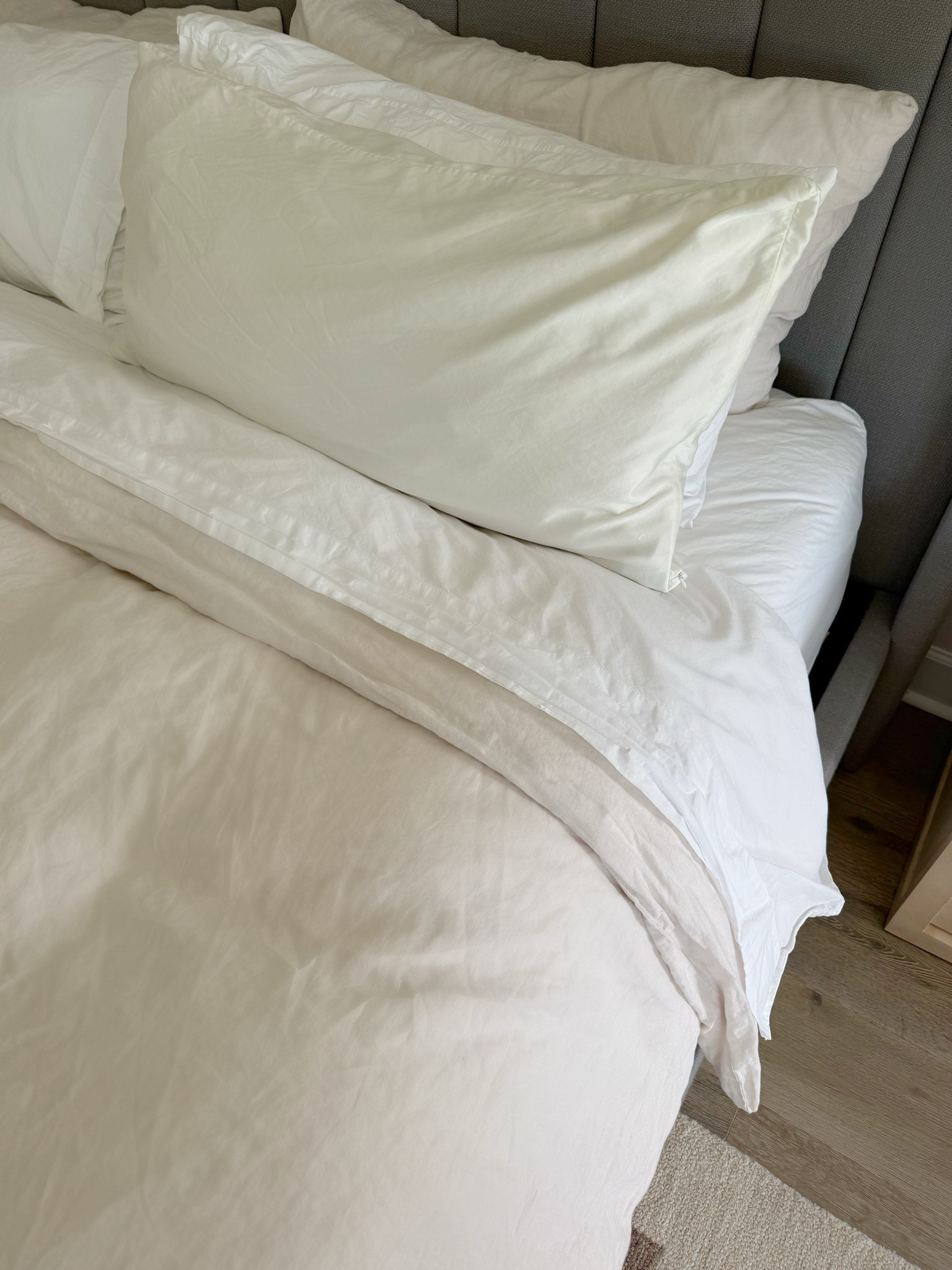 The perfect bedding combination does exist! ☁️😍 @onequince 

Organic sheets, bedding, white bedding, duvet cover, linen bedding, silk pillowcase 


#bedding #whitebedding #organicsheets #onequince #quince

#LTKHome