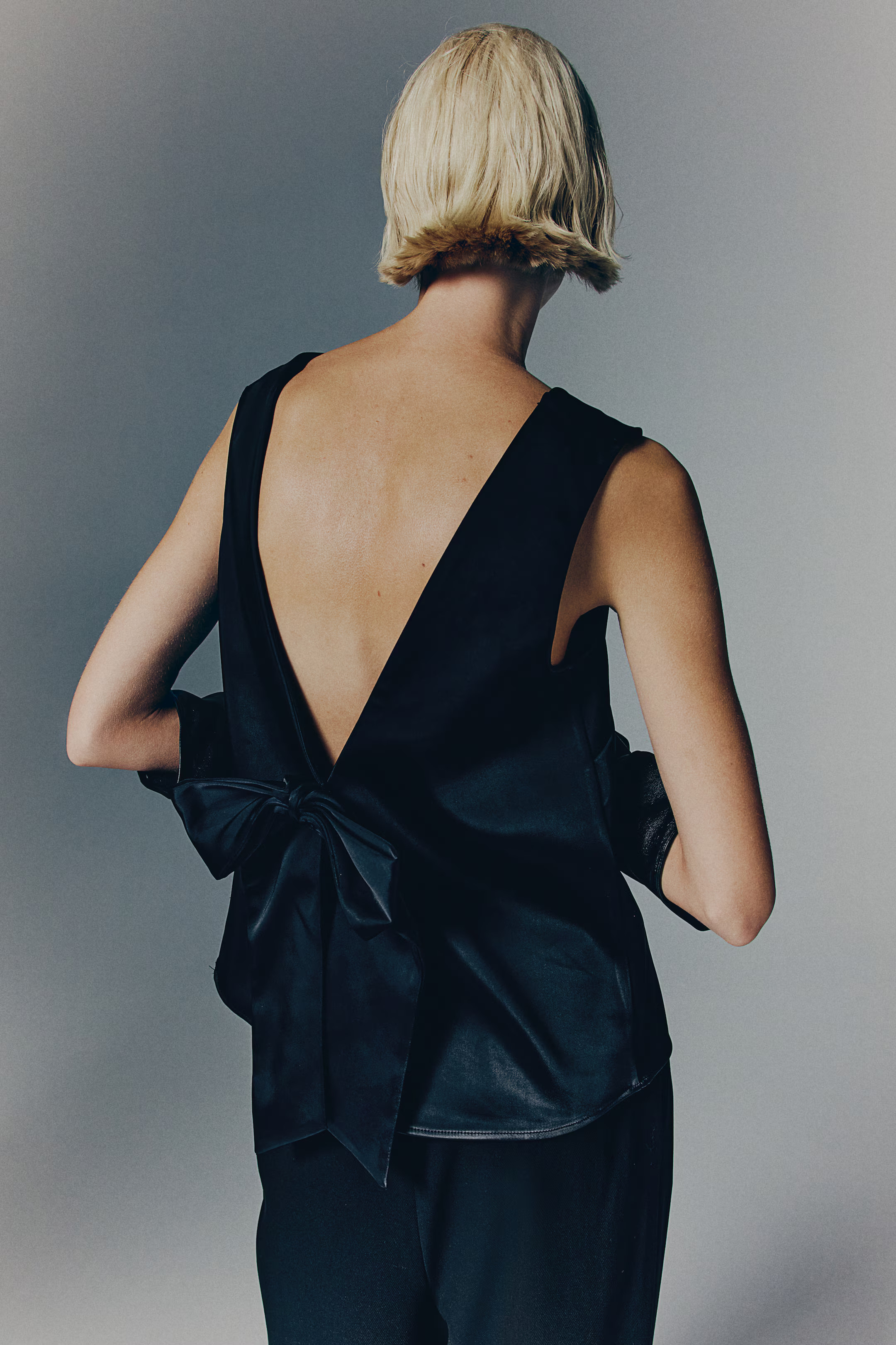 Top with Bow at Back | H&M (US + CA)