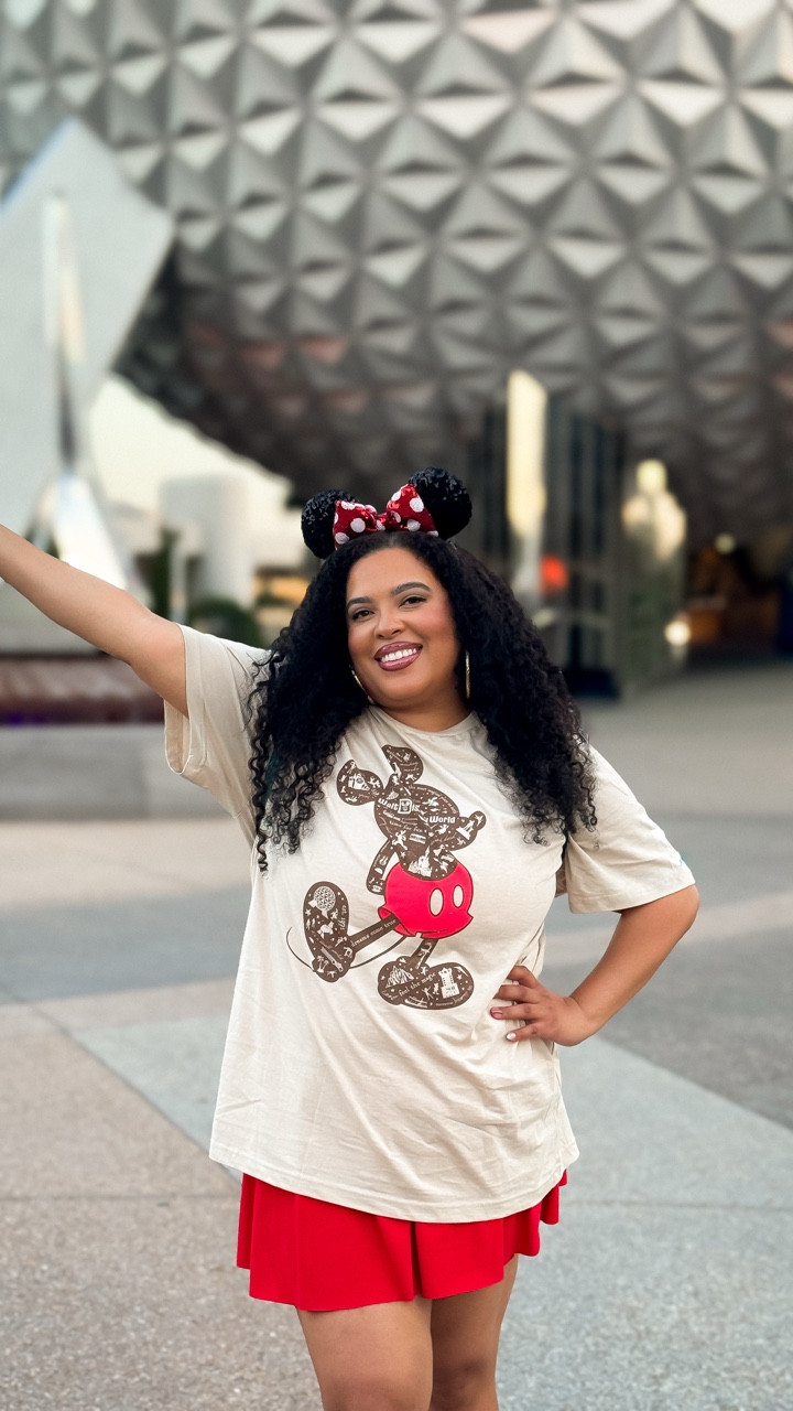 Finishing touches for a Disney Day! ✨ 

I tested out these new releases from @morphebrushes and they are too good! The soft-glow veil finishing powder has the perfect glowy bronze to warm the face and the cheek thrills face trio has the perfect shades in a satin cream, sparkly luminous balm and a velvety smooth powder! The perfect blush trio! 

Both of these can be had for under $40 total and will last so long! Linking in stories for y’all or just comment FACE for the details! 

Also loving the @westmanatelier Lit Up highlight stick for that natural face glow! 

Definitely feeling like a glowy princess now ◡̈ and it lasted from sun-up to almost sun-up again 🤣 Now let’s chat! Have you tried anything new lately that you’re loving? I need all the things!