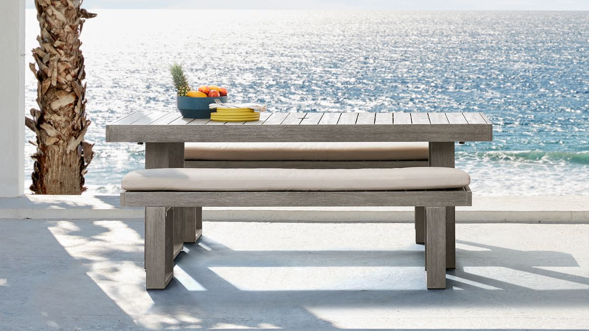Portside Outdoor Extendable Dining Table (76.5"–106") | West Elm (US)