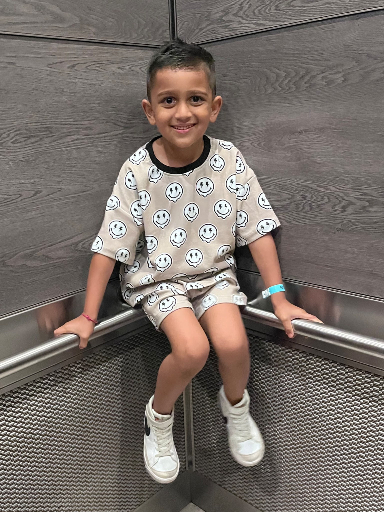 Bots matching set
Smiley face
Code SONIKA to save!


#LTKFindsUnder50 #LTKKids #LTKSaleAlert